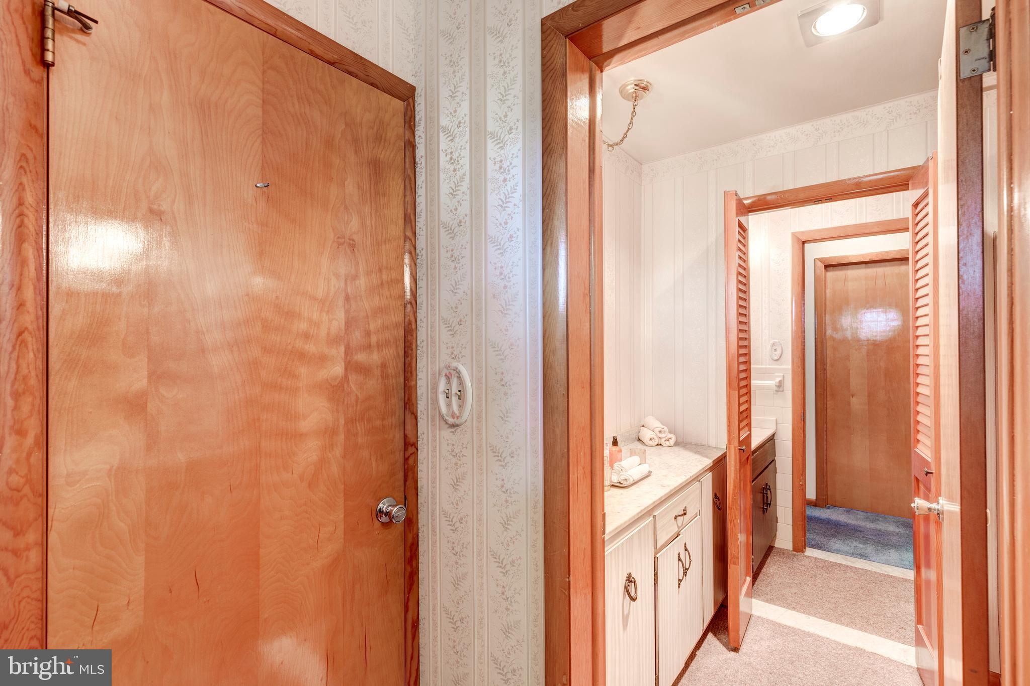 EAZEE ACRES - Residential