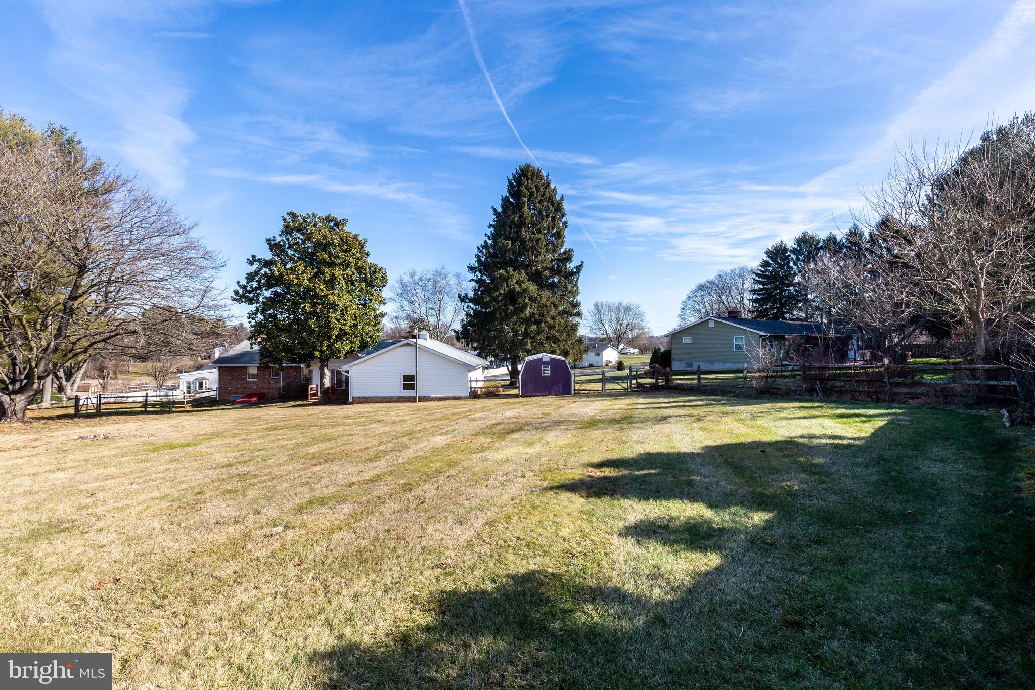 EAZEE ACRES - Residential