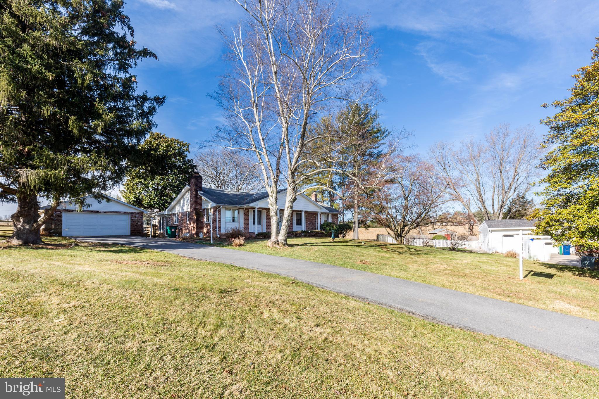 EAZEE ACRES - Residential