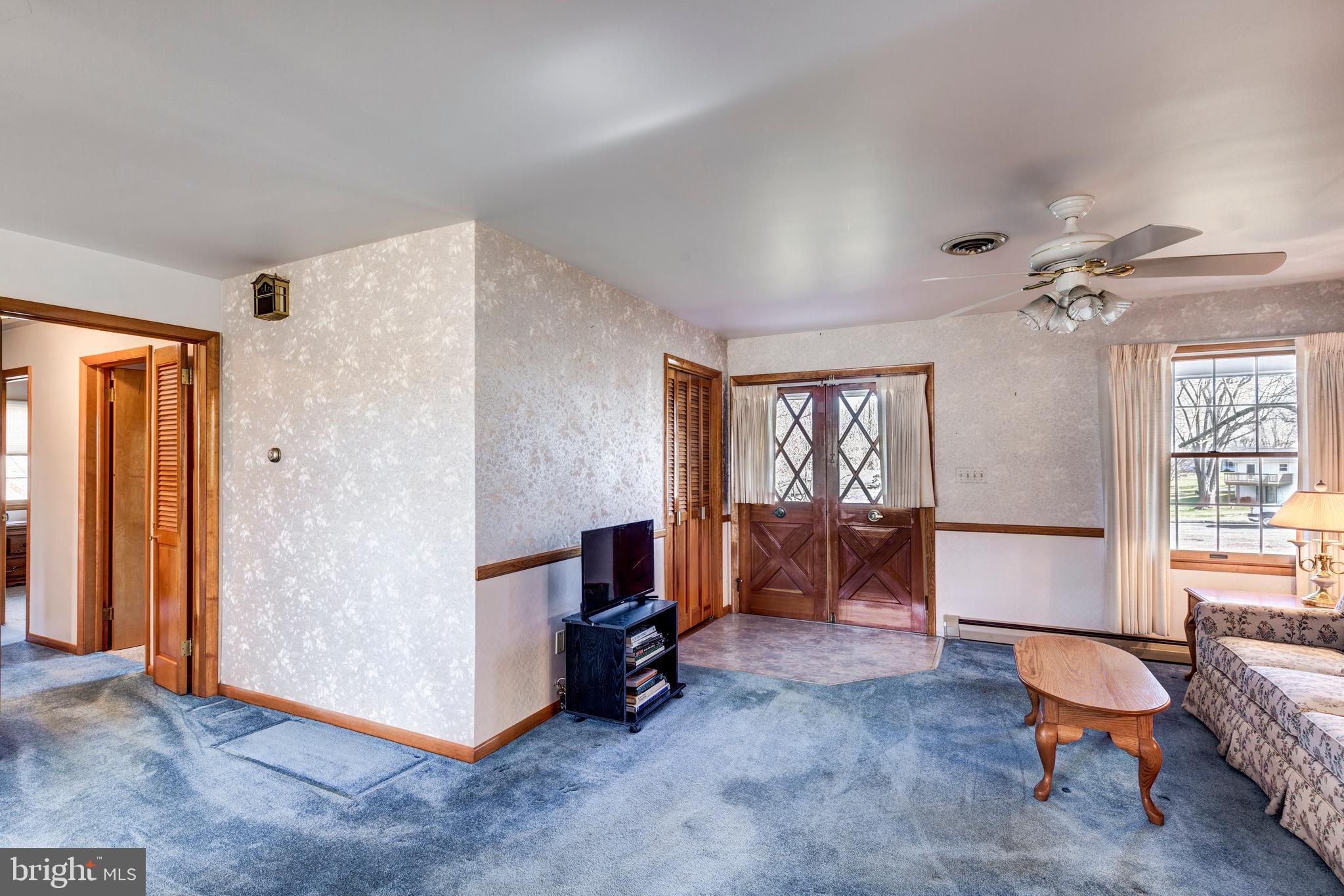 EAZEE ACRES - Residential