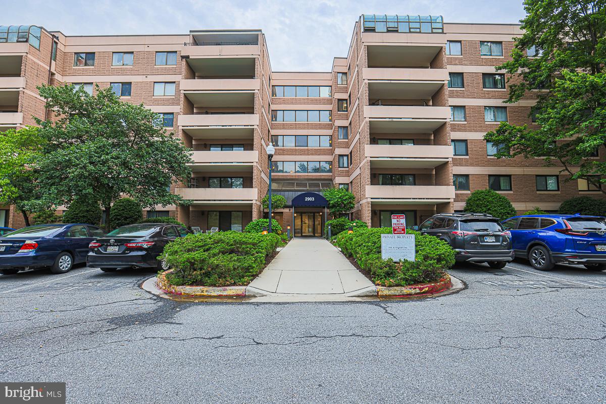 Newly updated 2 bedroom/2 full bath unit in an elevator building in Cheswolde (just over the City line) features all-new kitchen w/granite counters and SS apps, washer/dryer in unit, primary suite w/walk-in closet and bath, balcony, and assigned parking. Immediate possession! No pets please.