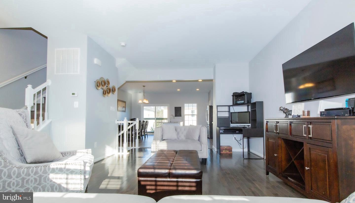 OLNEY SPRINGS - Residential Lease