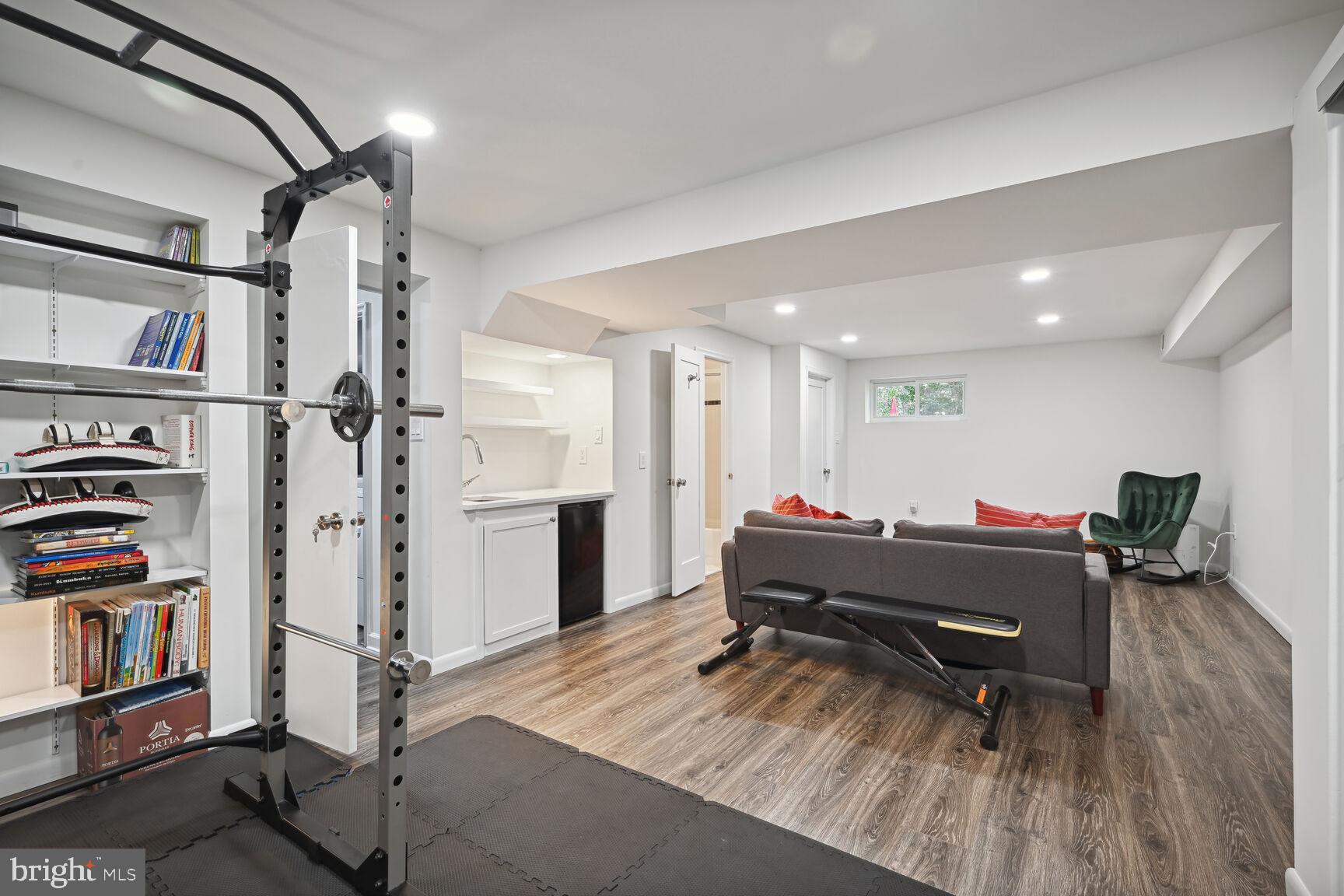 RED COAT WOODS - Residential Lease