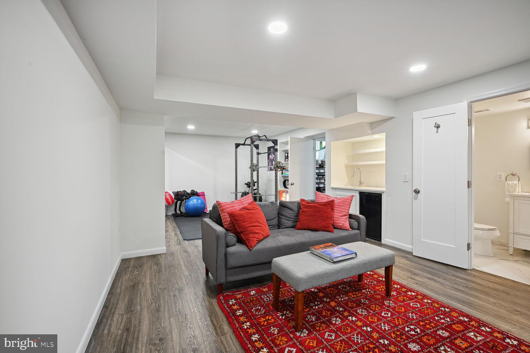 RED COAT WOODS - Residential Lease