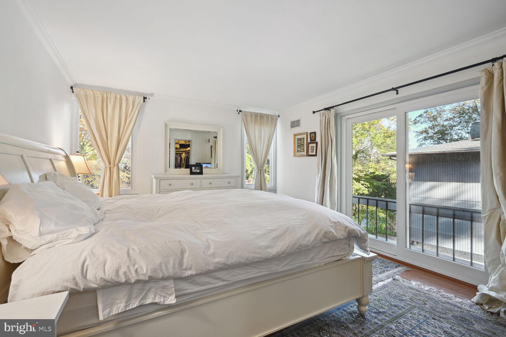 RED COAT WOODS - Residential Lease