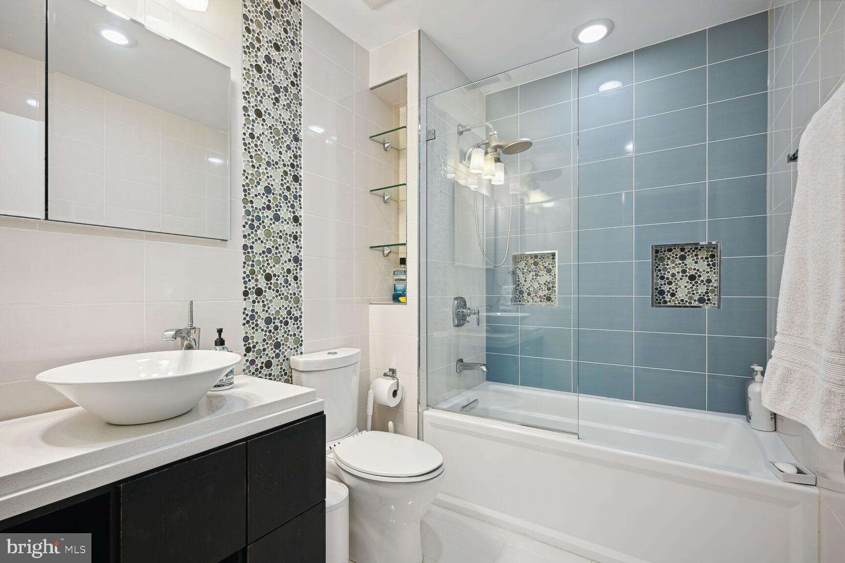 RED COAT WOODS - Residential Lease