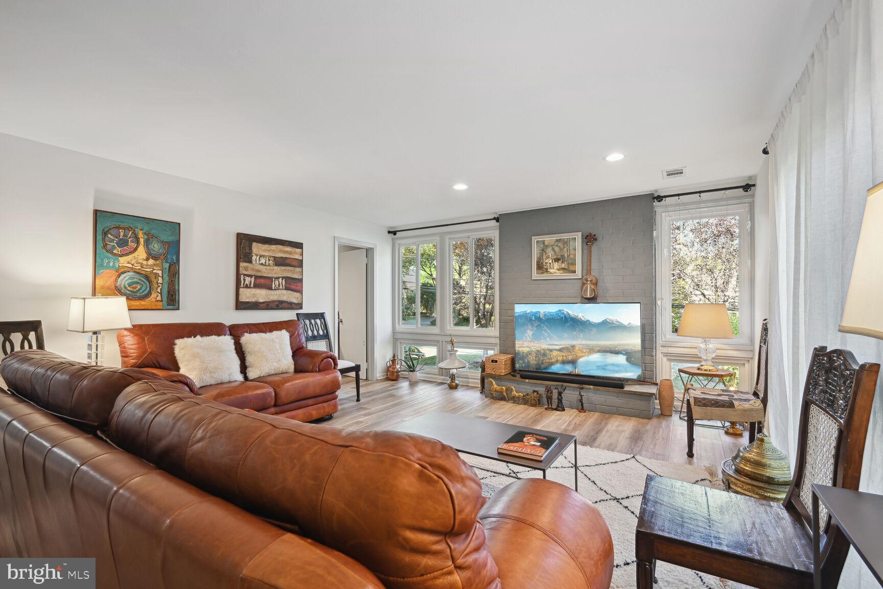 RED COAT WOODS - Residential Lease