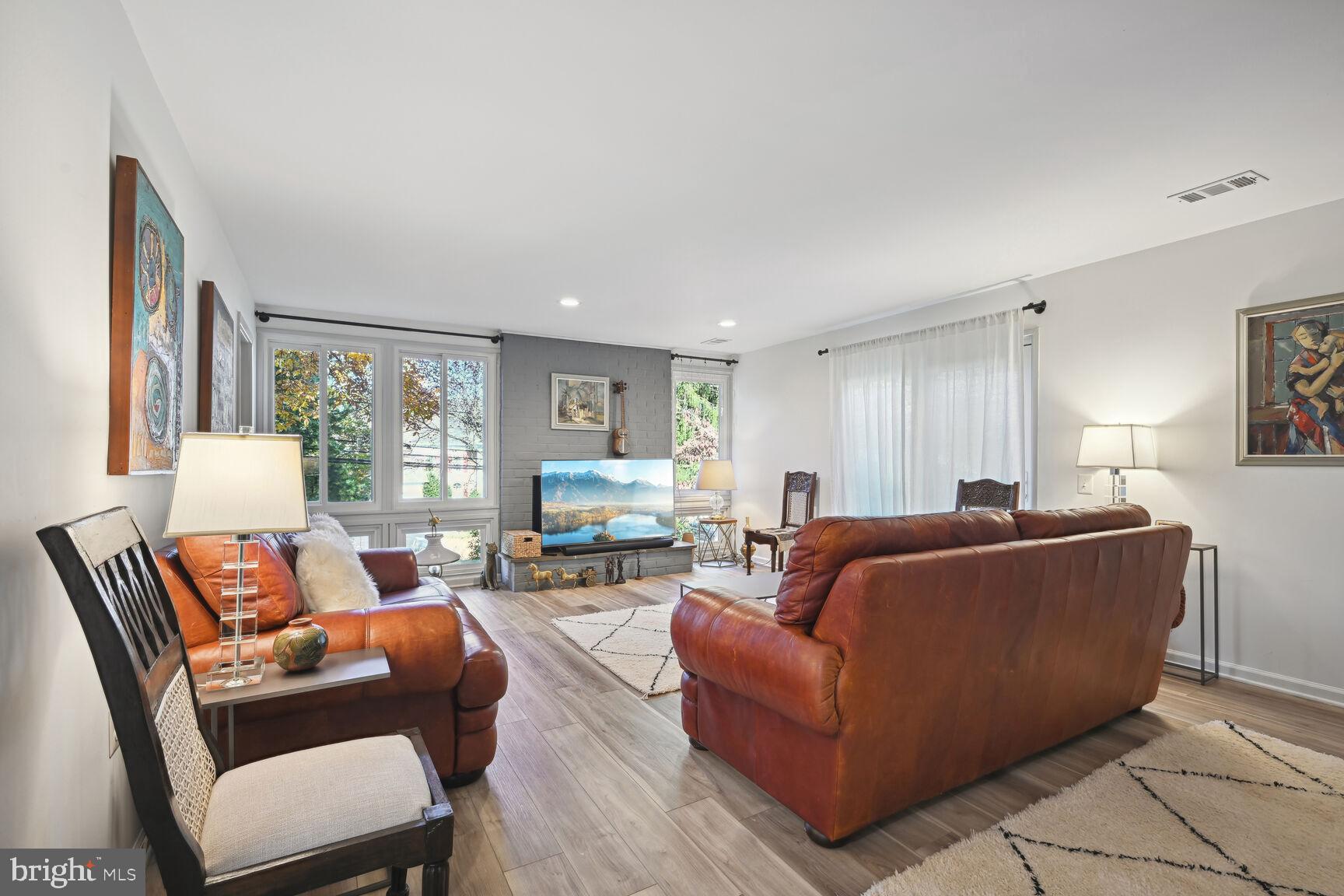 RED COAT WOODS - Residential Lease