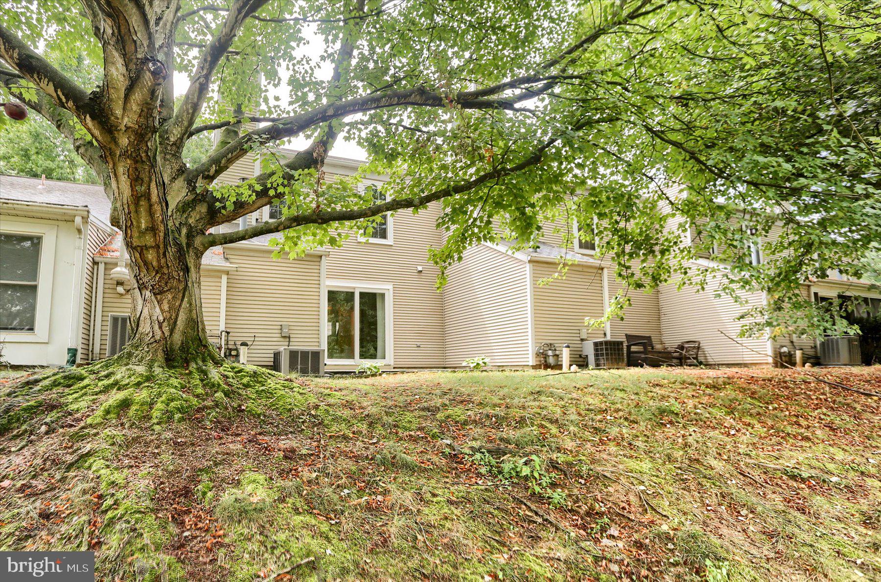 ROCKLEDGE PALMYRA PA - Residential Lease