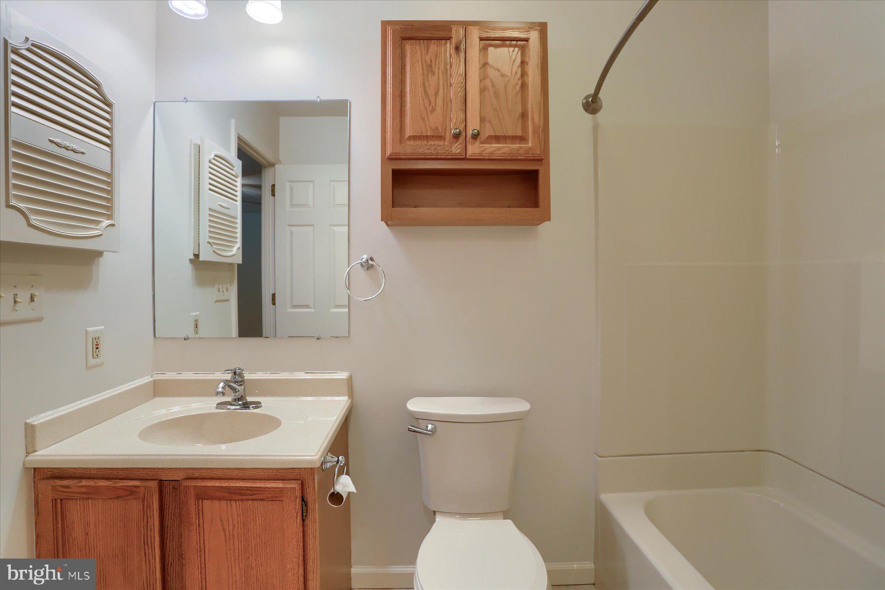 ROCKLEDGE PALMYRA PA - Residential Lease