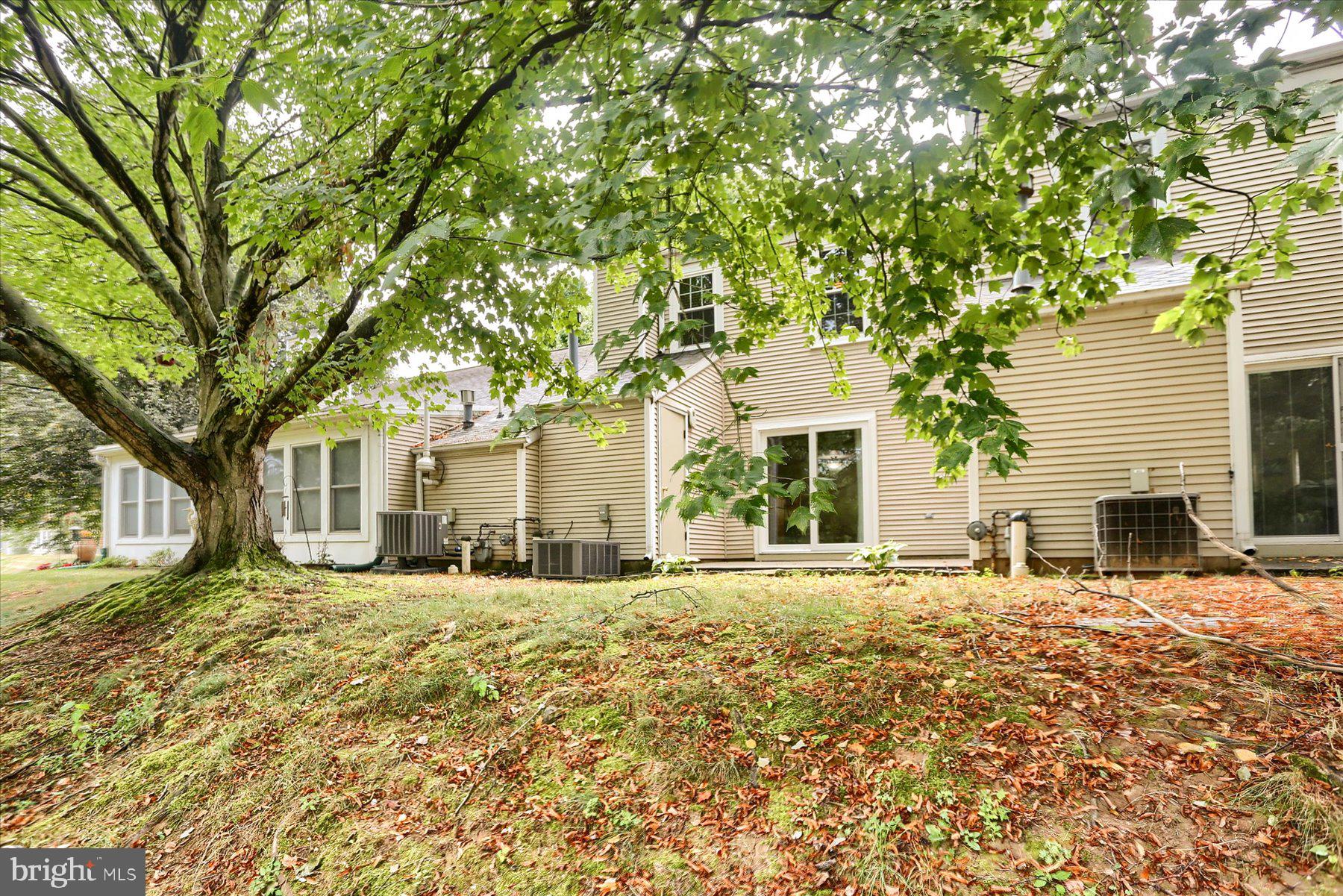 ROCKLEDGE PALMYRA PA - Residential Lease