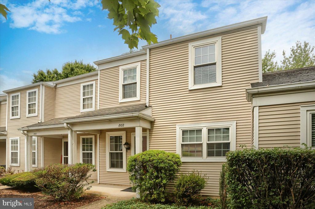 Photo of 802 Cambridge Court, PALMYRA, PA 17078 (MLS # PALN2021546)