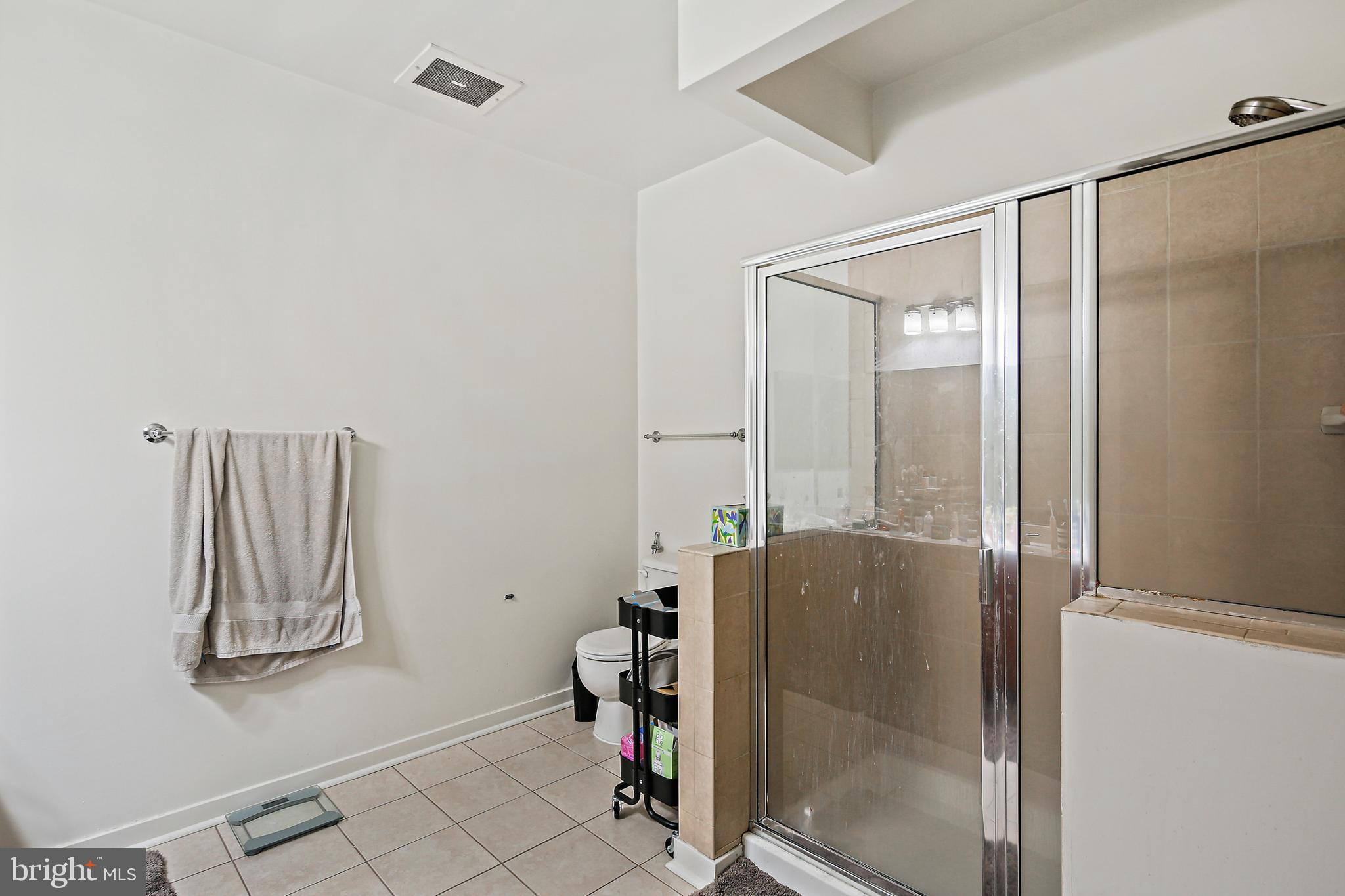 CHARLES VILLAGE - Residential Lease