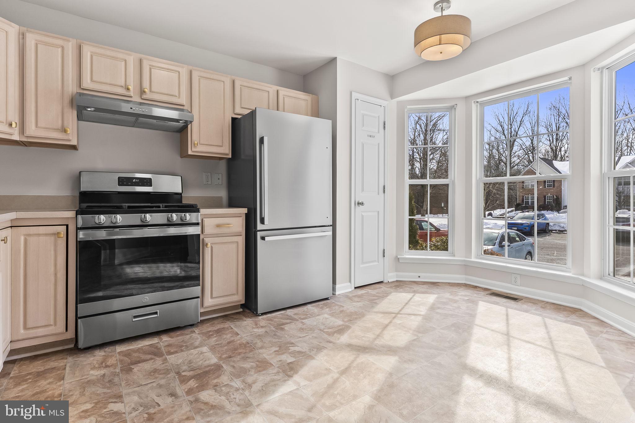 723 SHALLOW RIDGE COURT