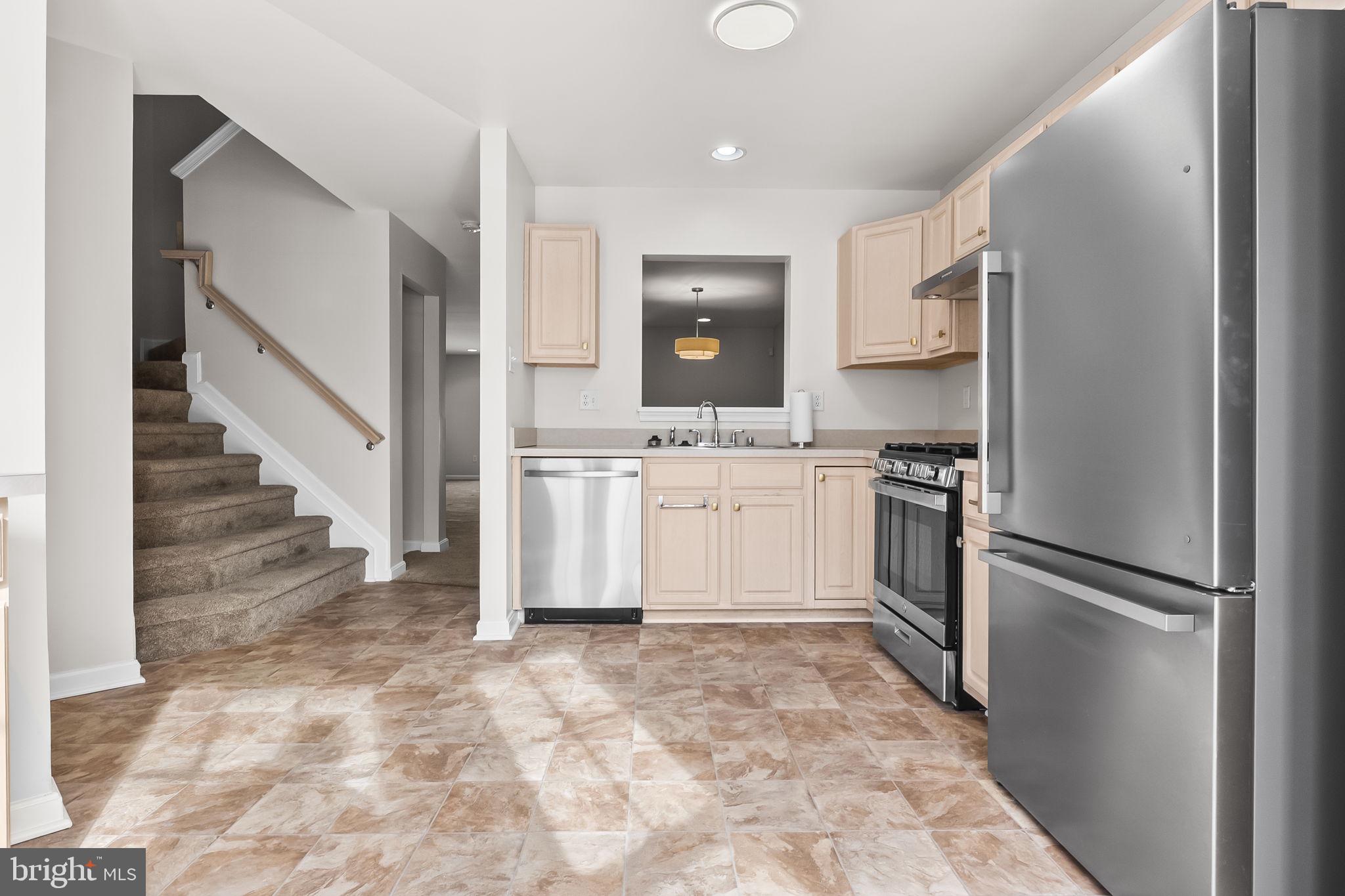 723 SHALLOW RIDGE COURT