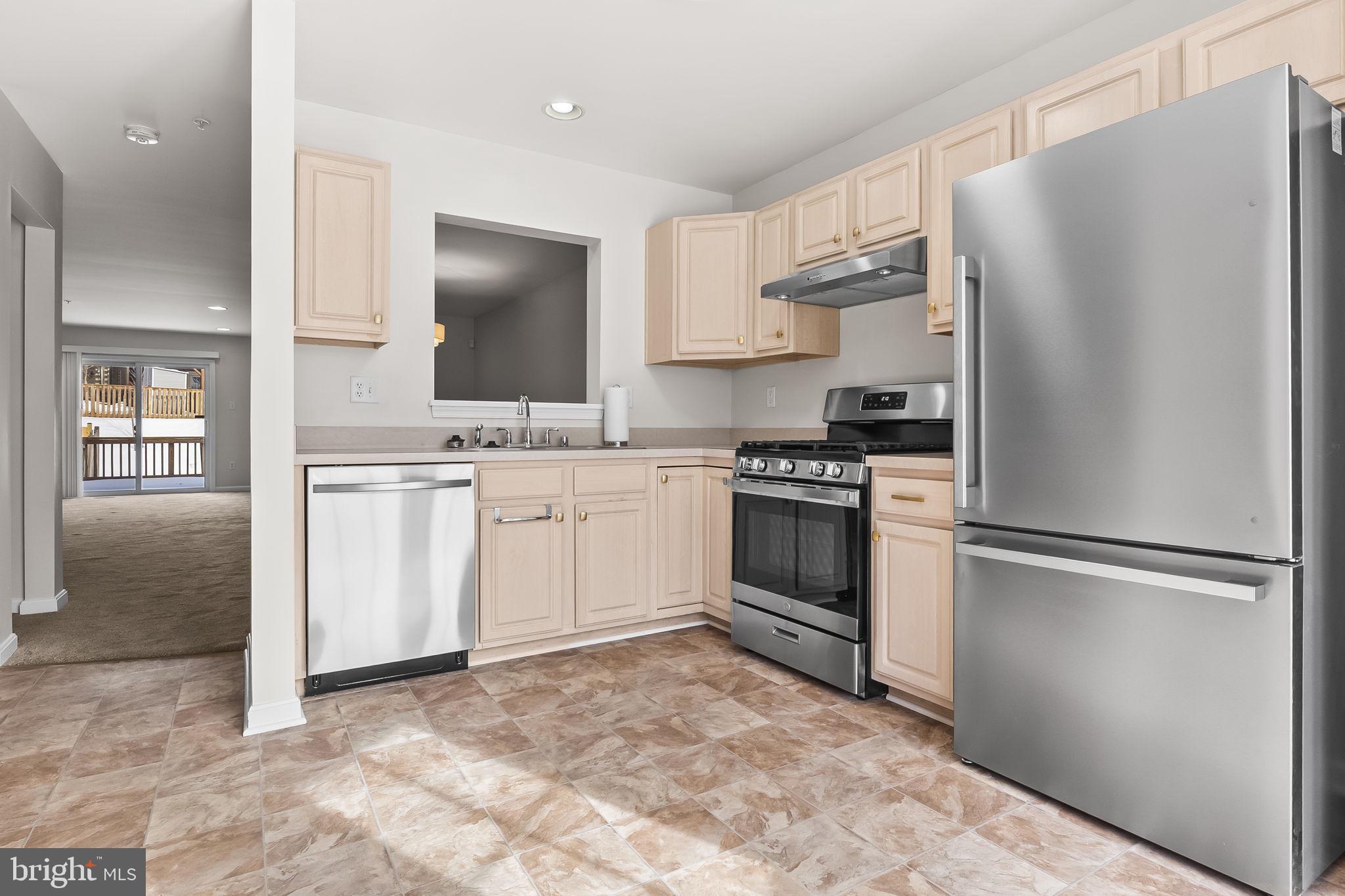 723 SHALLOW RIDGE COURT