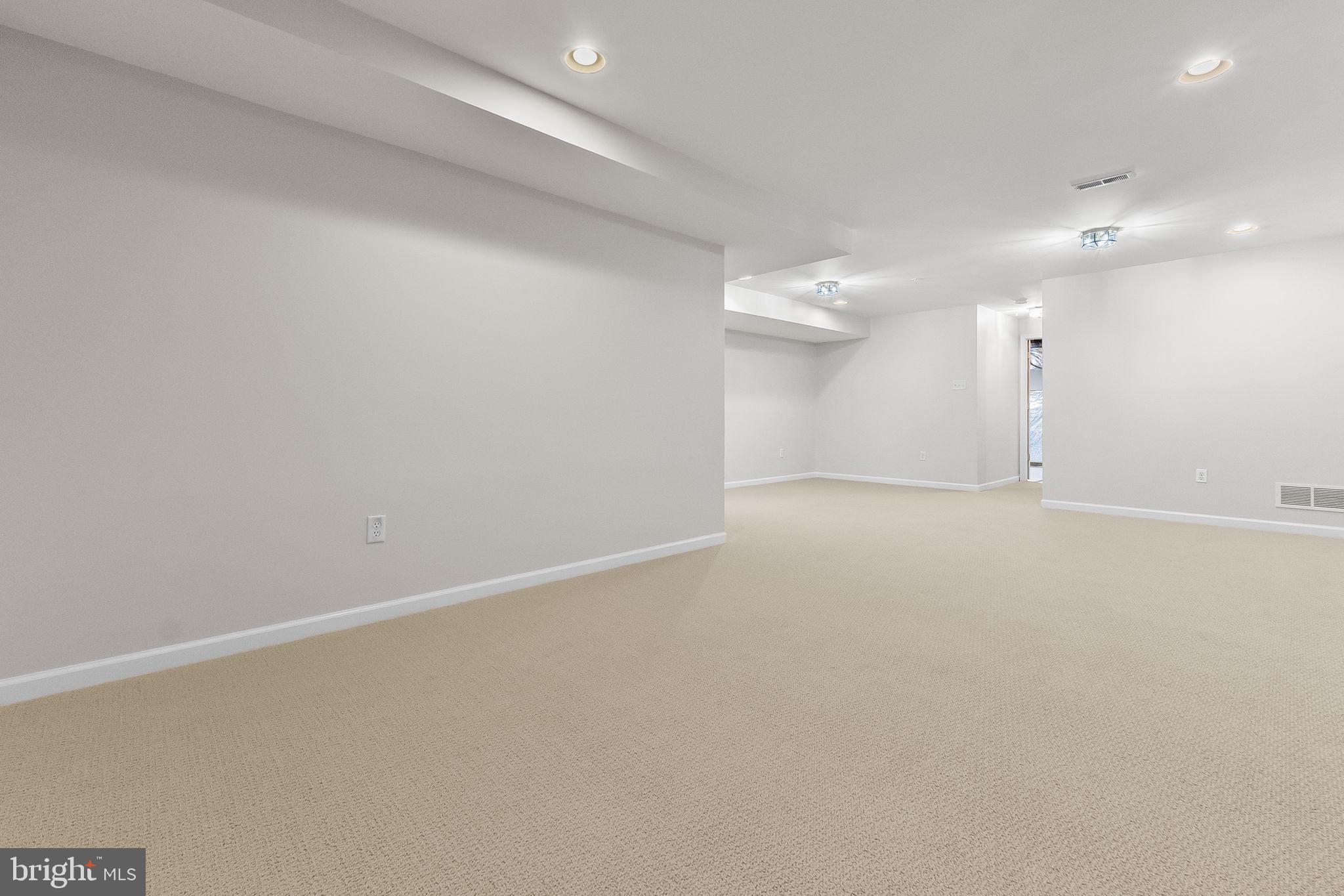 WINTERS RUN MANOR - Residential