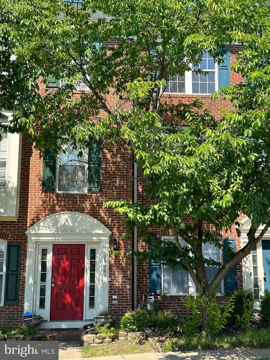 Available to see April 15,  Move in July 1. Beautiful 3 Level Townhouse in Port Potomac. Move in and enjoy! 2 car detached garage.  4 bed, 3 full bath including a luxury primary suite and an entrance level 4th bedroom with full bath!  Kitchen includes sun room area with doors that open to the deck, spacious rooms, and much more. Community pool & fitness center. Easy commute to Quantico, Ft Belvoir I-95, VRE, & Commuter Lots. Close to shopping and restaurants! No smoking, pets are case-by-case.