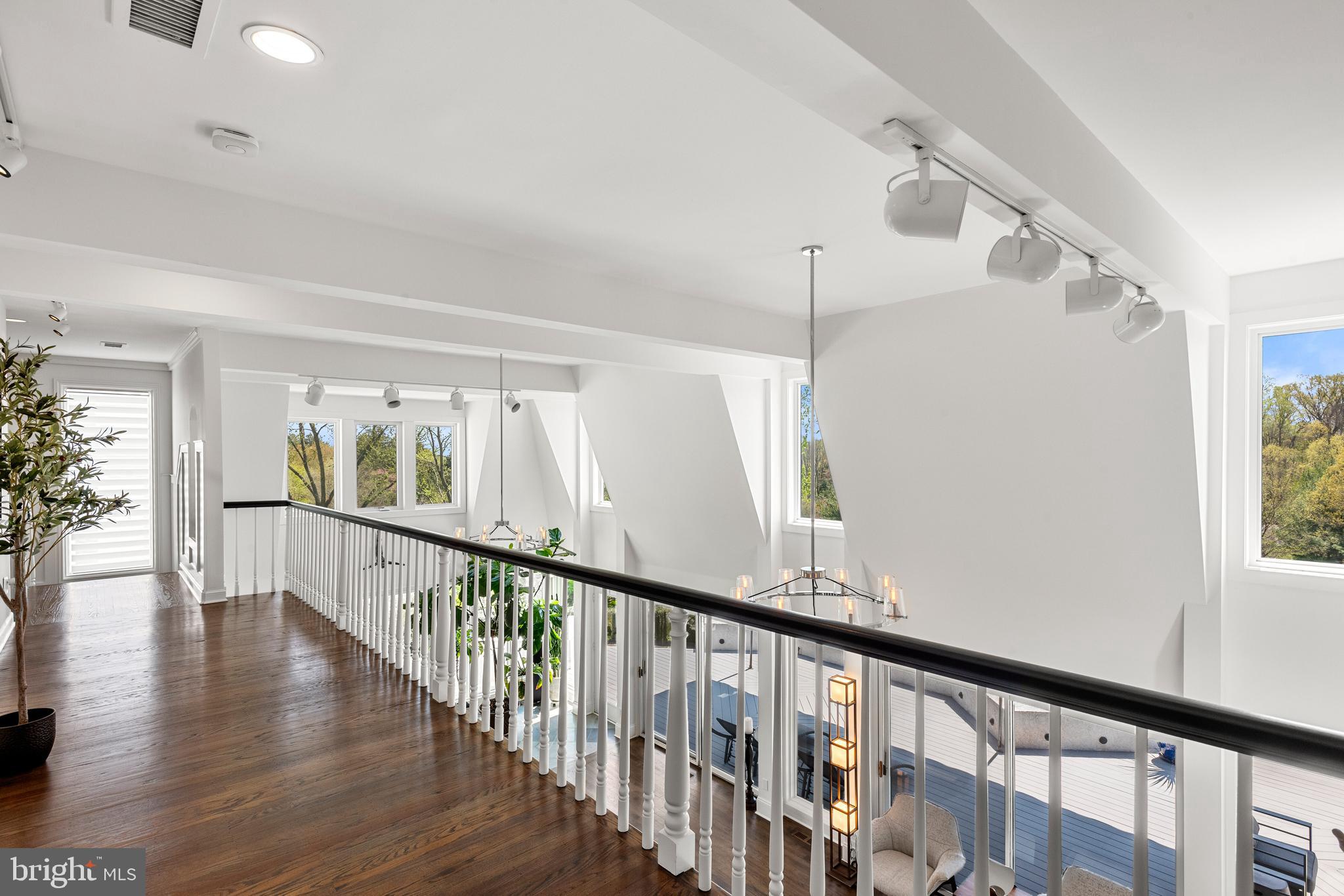 RAVENSCLIFF - Residential