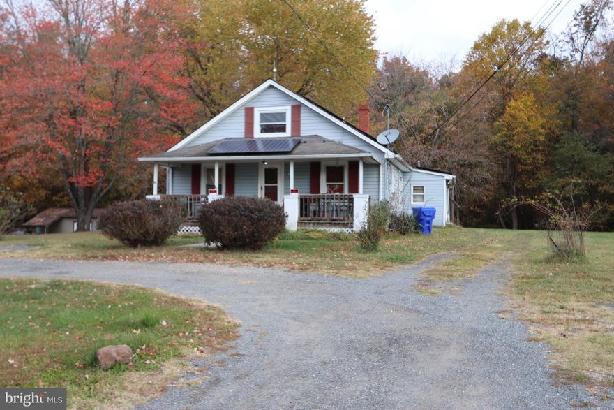 This is an estate sale (THE ESTATE OF SHIRLEY KING).  The house and property are being sold AS-IS. 
The Estate will not make any repairs. 
Looking only for CASH, fully approved HARD money or approved private lenders.  ALL offers must be written and on MAR contracts with a Bank letter showing proof of funds or lender letter showing money fully available.  
This will need a full renovation.  The roof and most windows appear to be in serviceable condition, but that's about it.
 The solar panels will NOT be removed by the sellers. Anyone who purchases the property must agree to the terms of the solar company or pay to have them removed. THERE IS NOT A WORKING WELL. The shallow well failed and a new well will be the reasonability of the new owner.