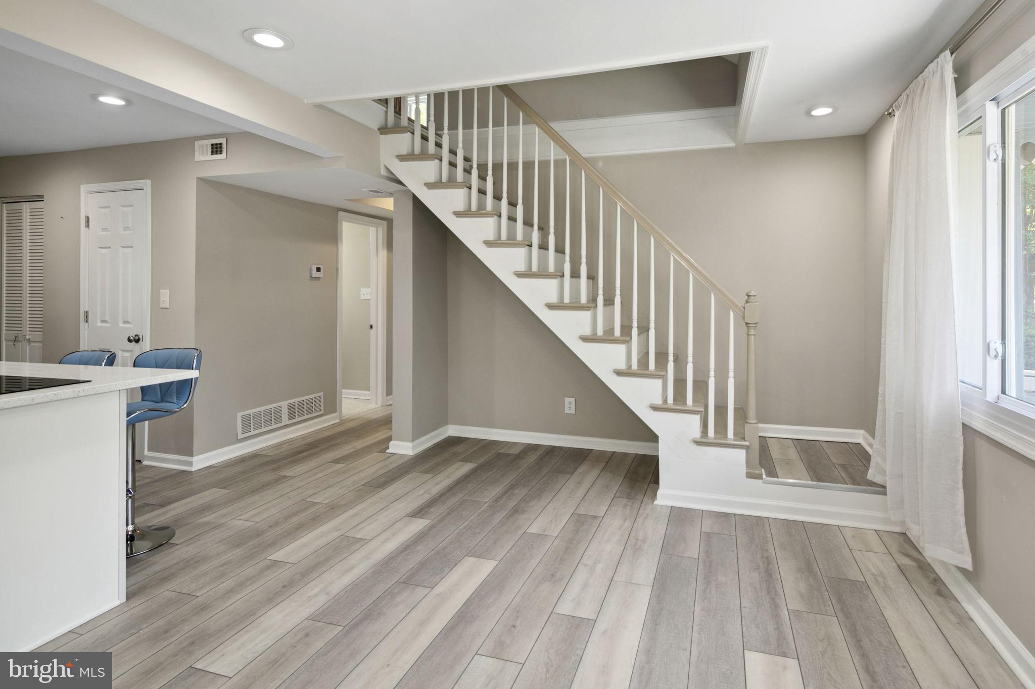 VALLEY VIEW - Residential Lease