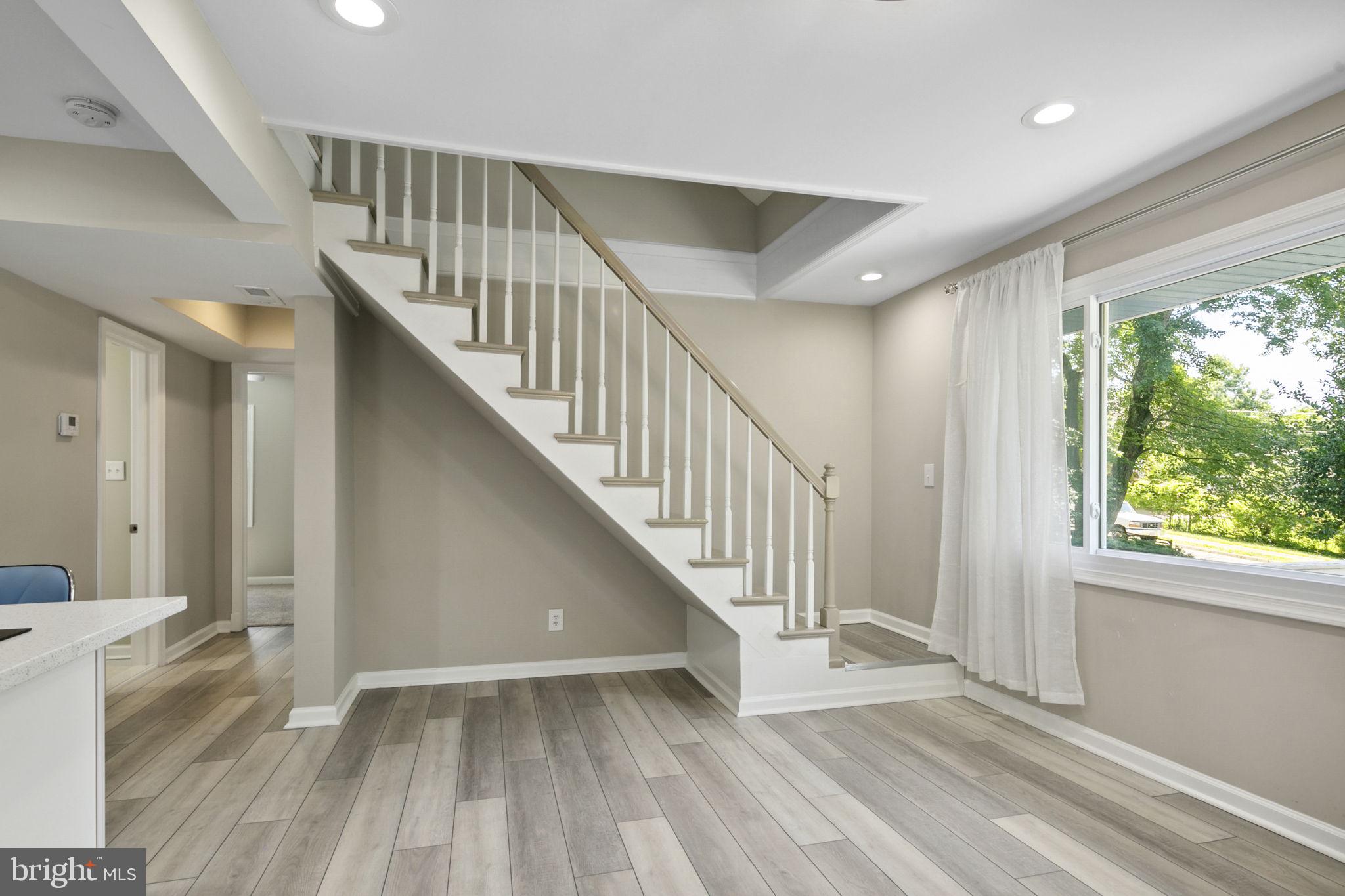 VALLEY VIEW - Residential Lease