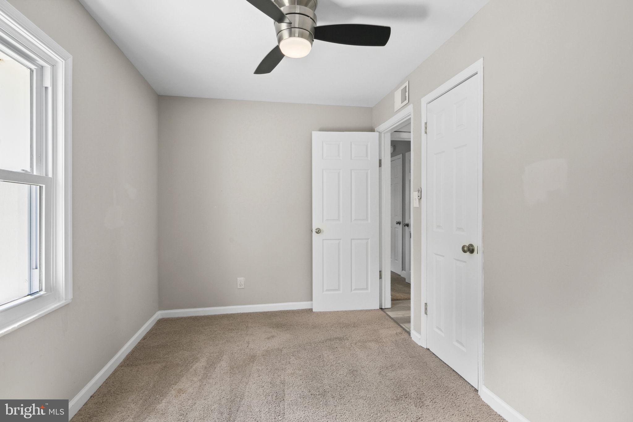 VALLEY VIEW - Residential Lease