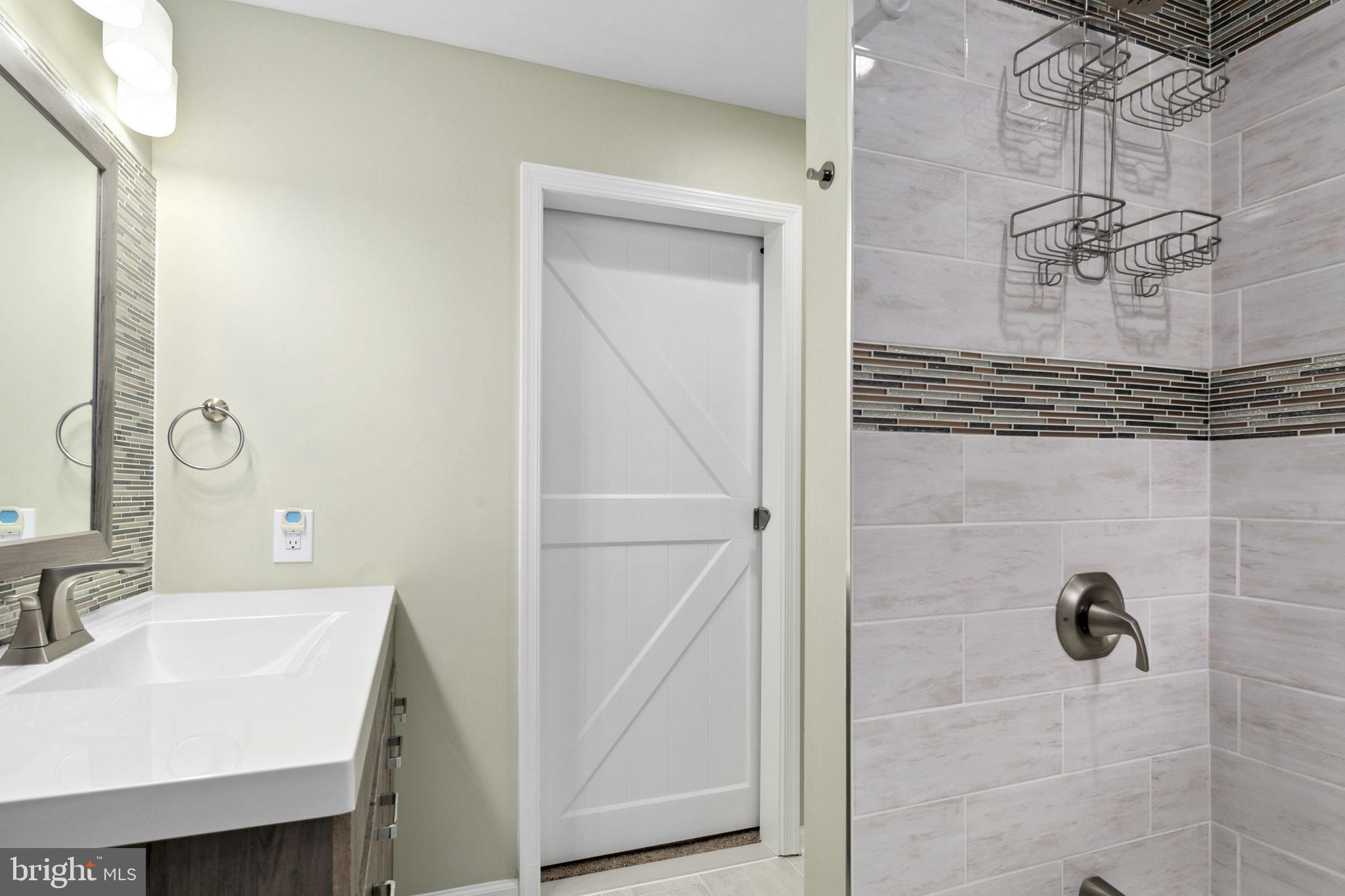 VALLEY VIEW - Residential Lease