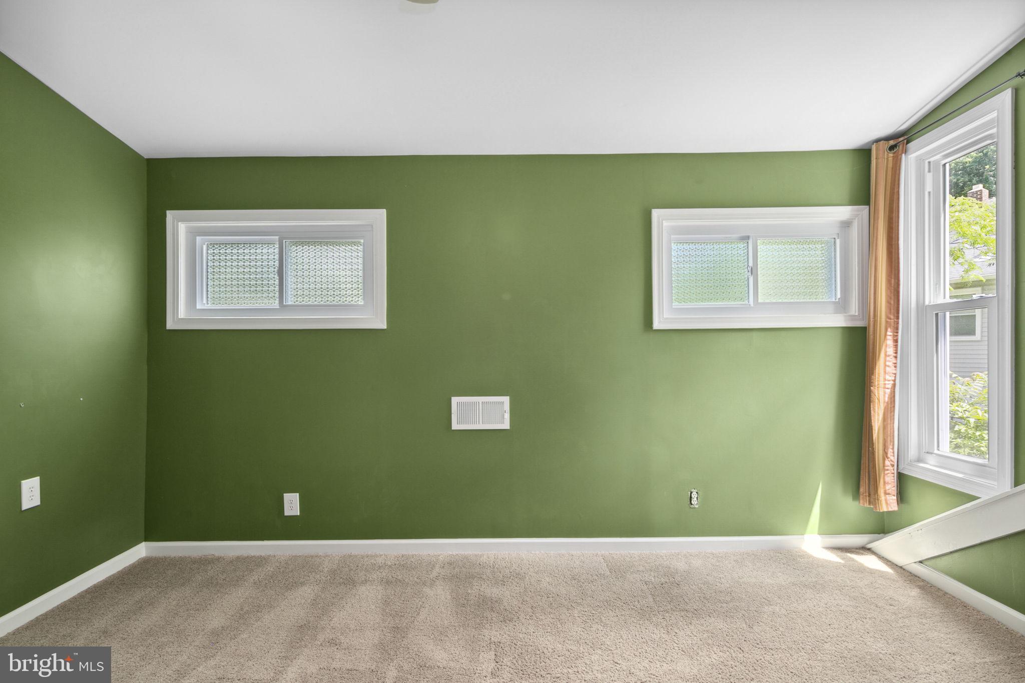 VALLEY VIEW - Residential Lease