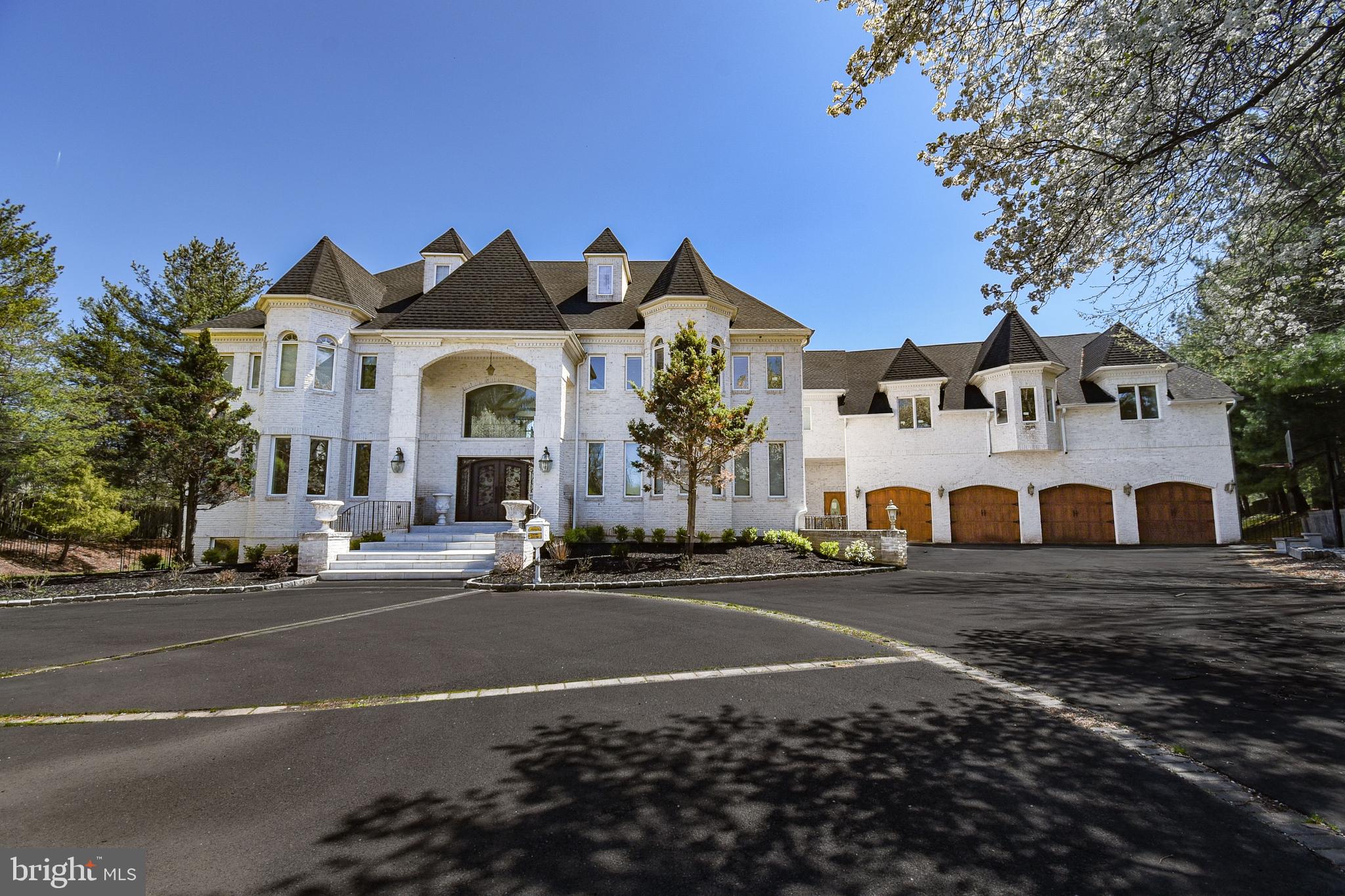 PARADISE PINES - Residential
