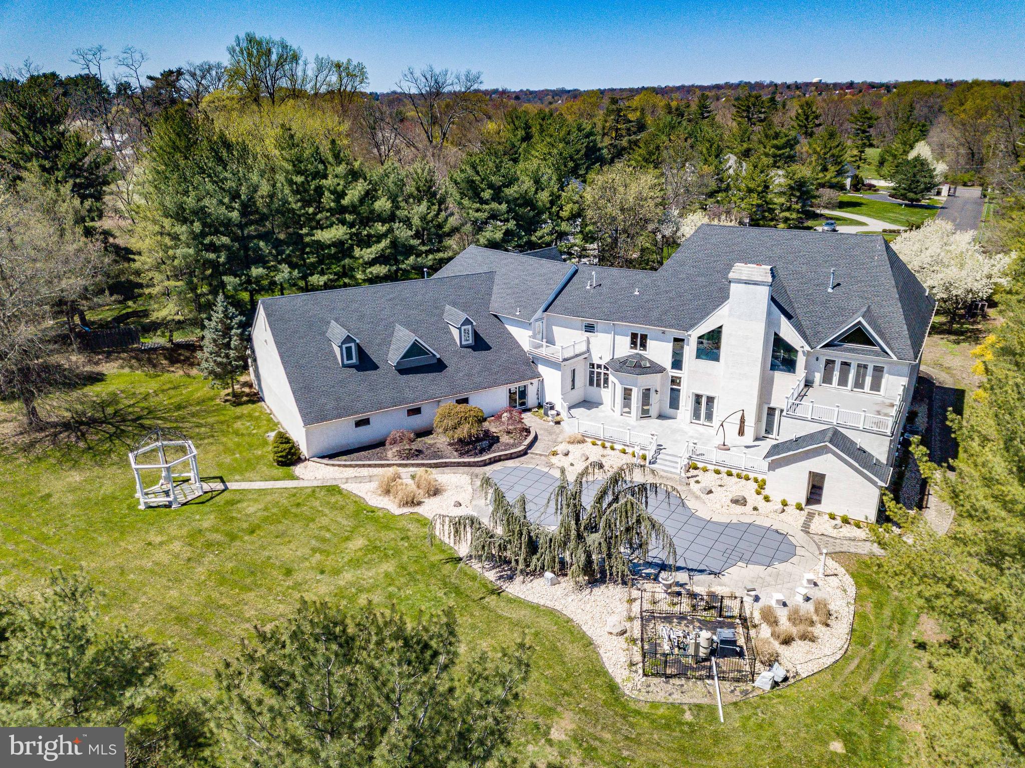 PARADISE PINES - Residential