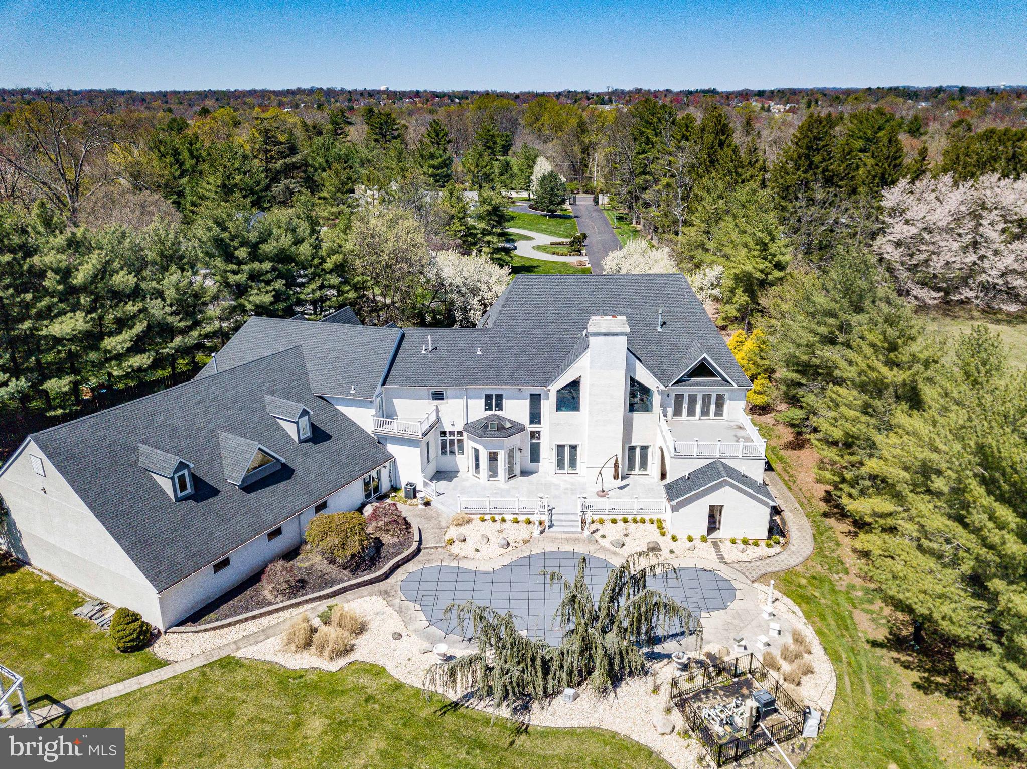PARADISE PINES - Residential