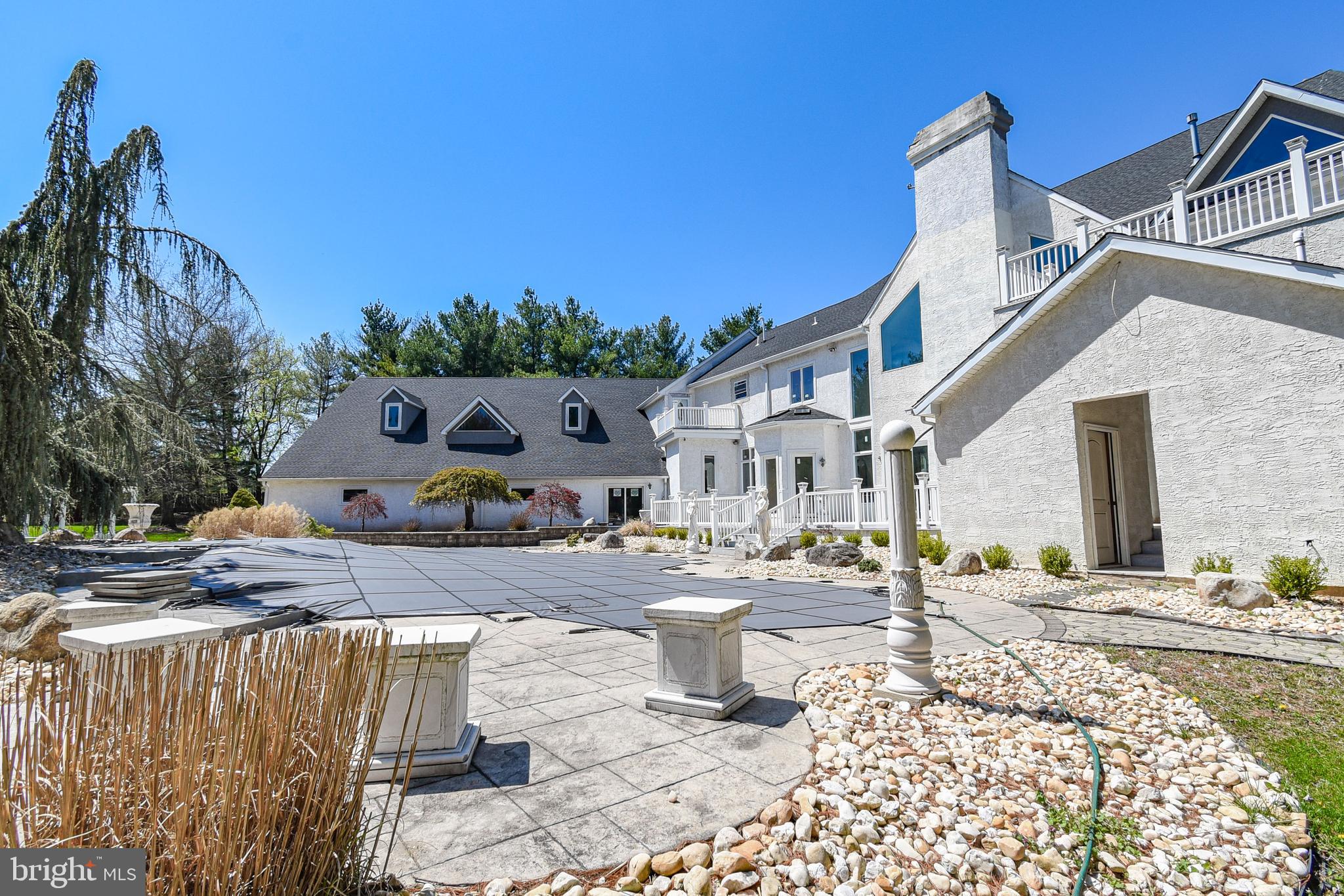 PARADISE PINES - Residential