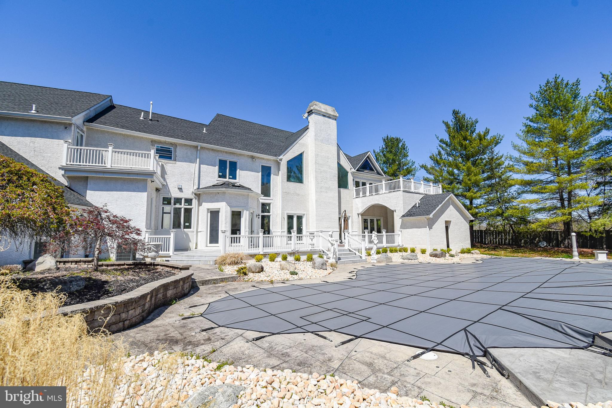 PARADISE PINES - Residential