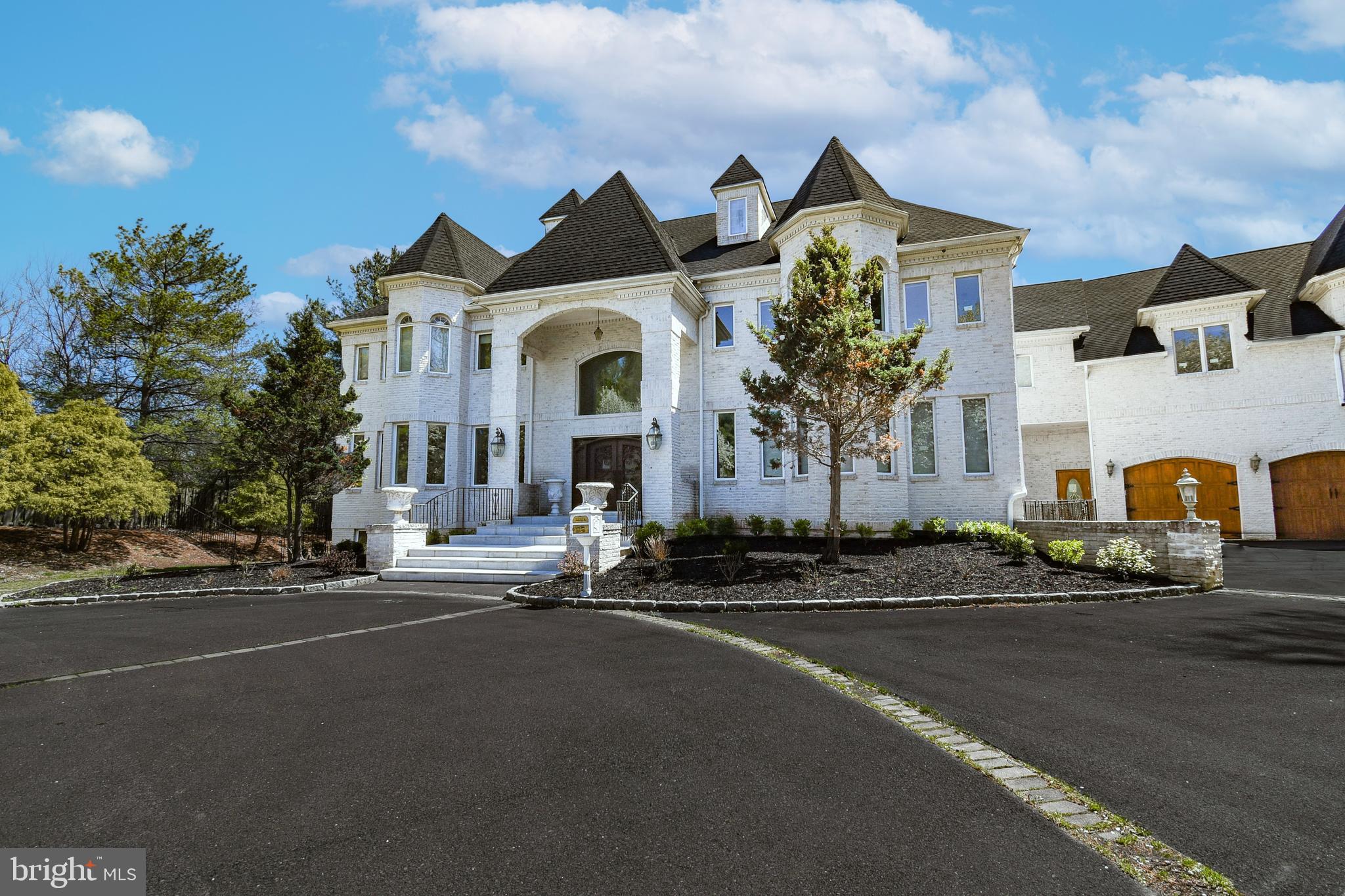 PARADISE PINES - Residential