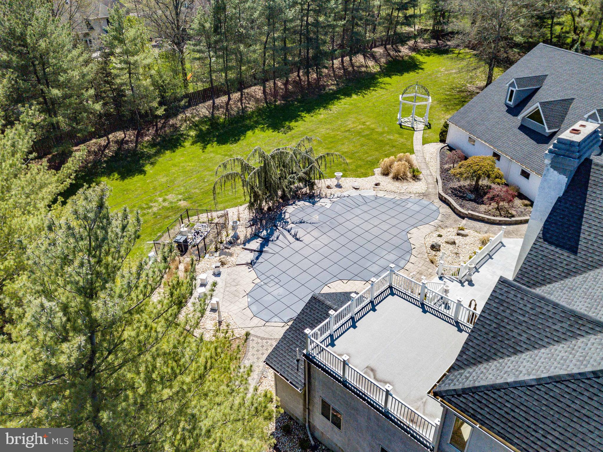 PARADISE PINES - Residential
