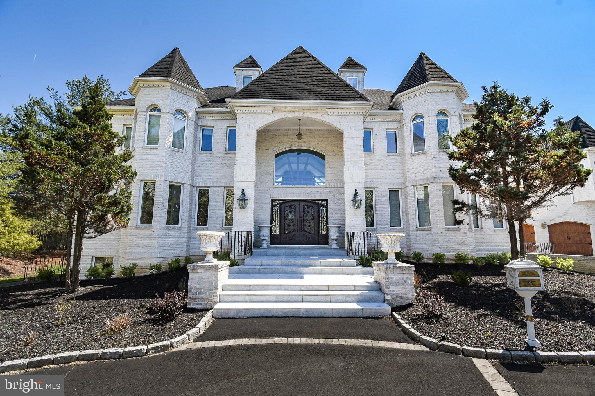 PARADISE PINES - Residential