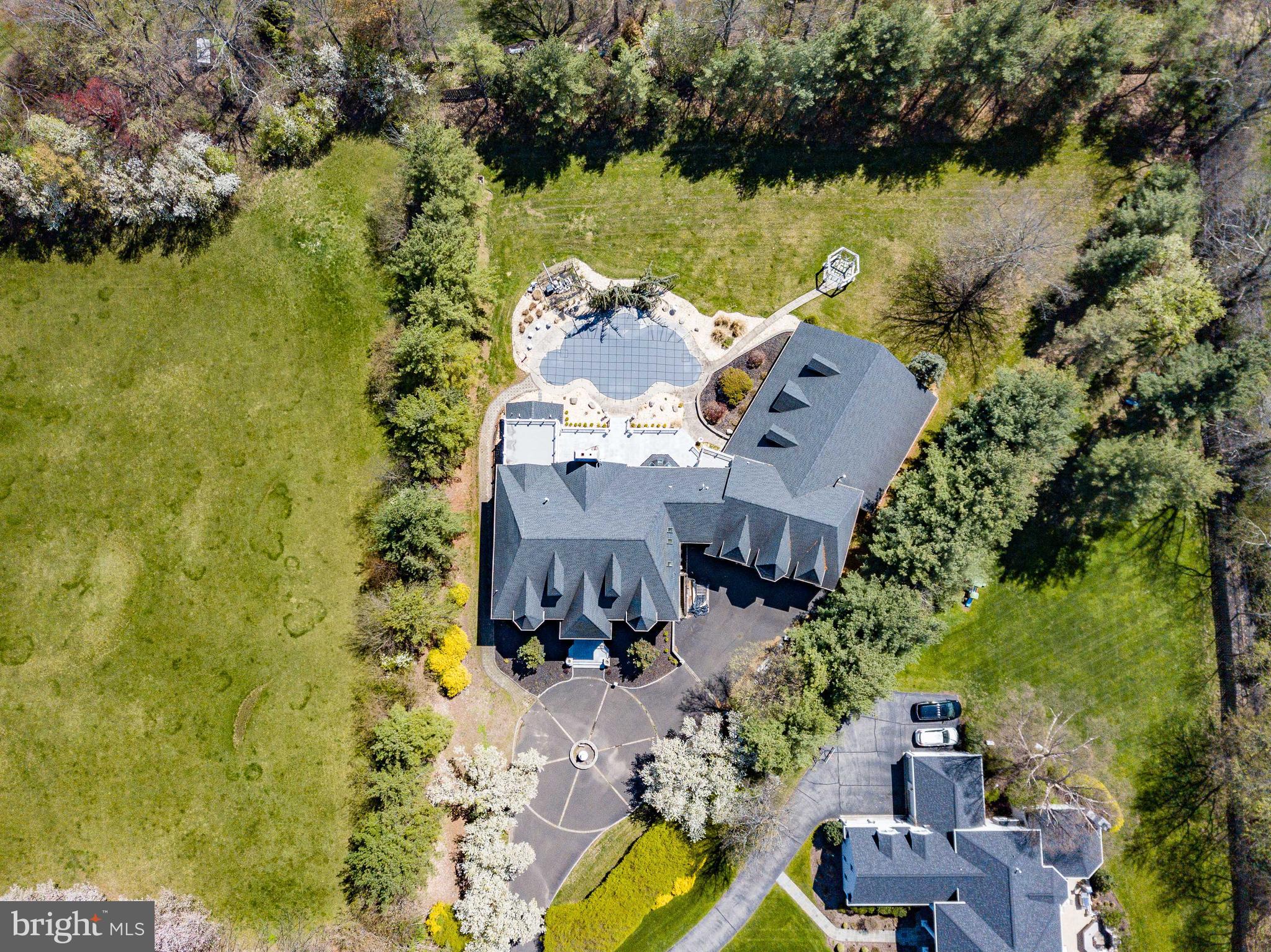 PARADISE PINES - Residential