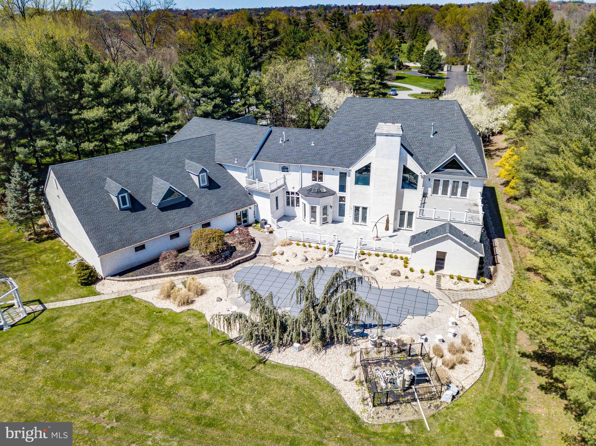PARADISE PINES - Residential