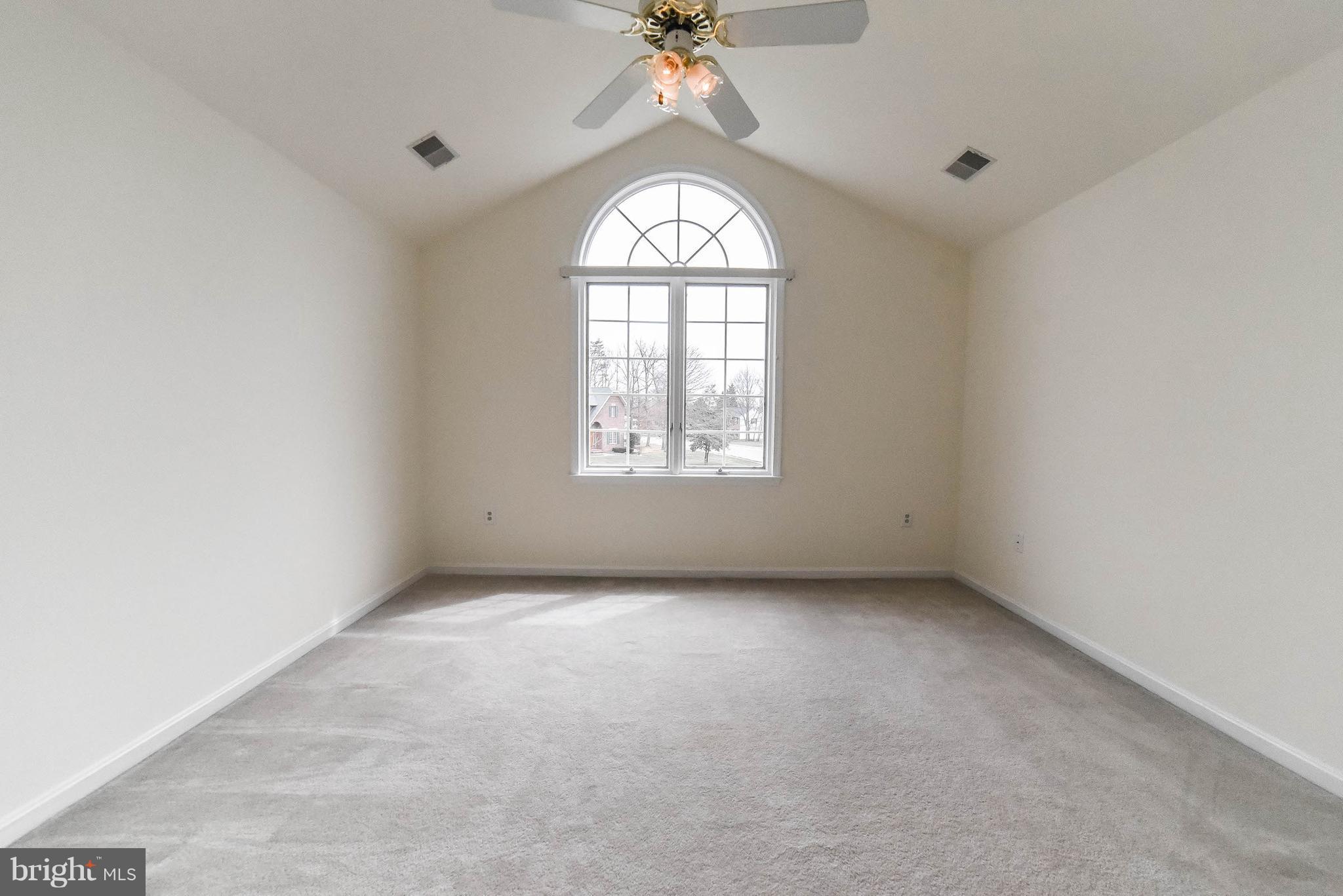 KINGS GRANT LA PLATA - Residential