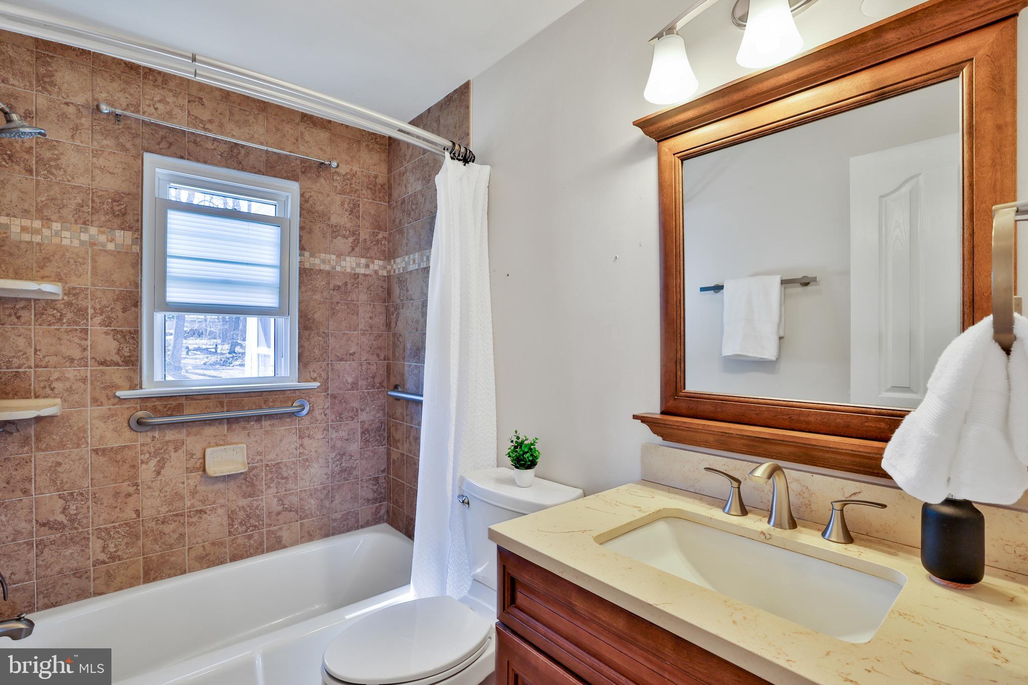 LAKEWAY - Residential