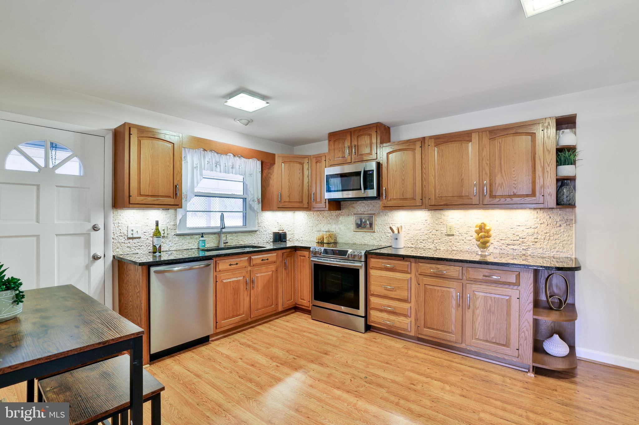 LAKEWAY - Residential