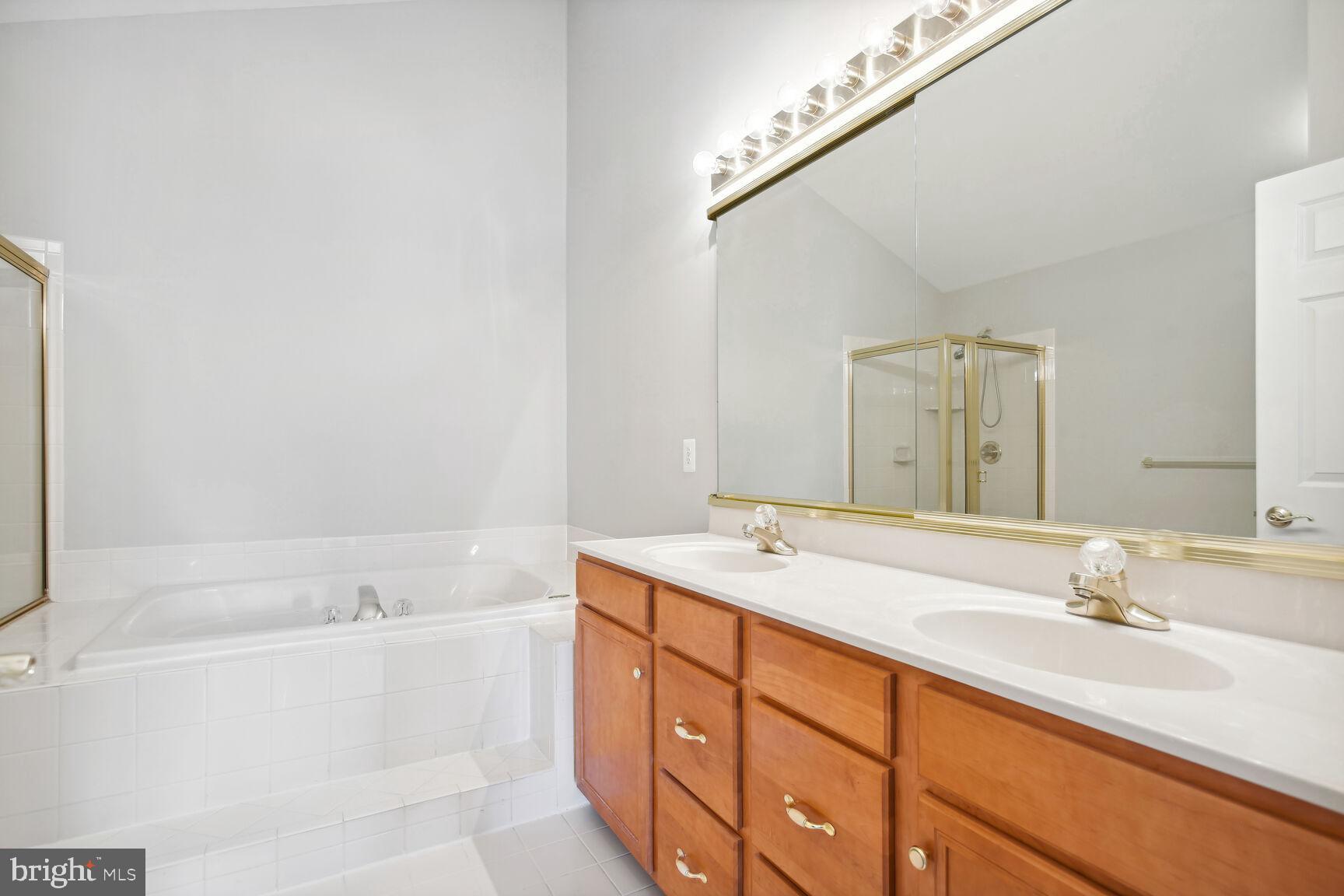 BELMONT COUNTRY CLUB - Residential