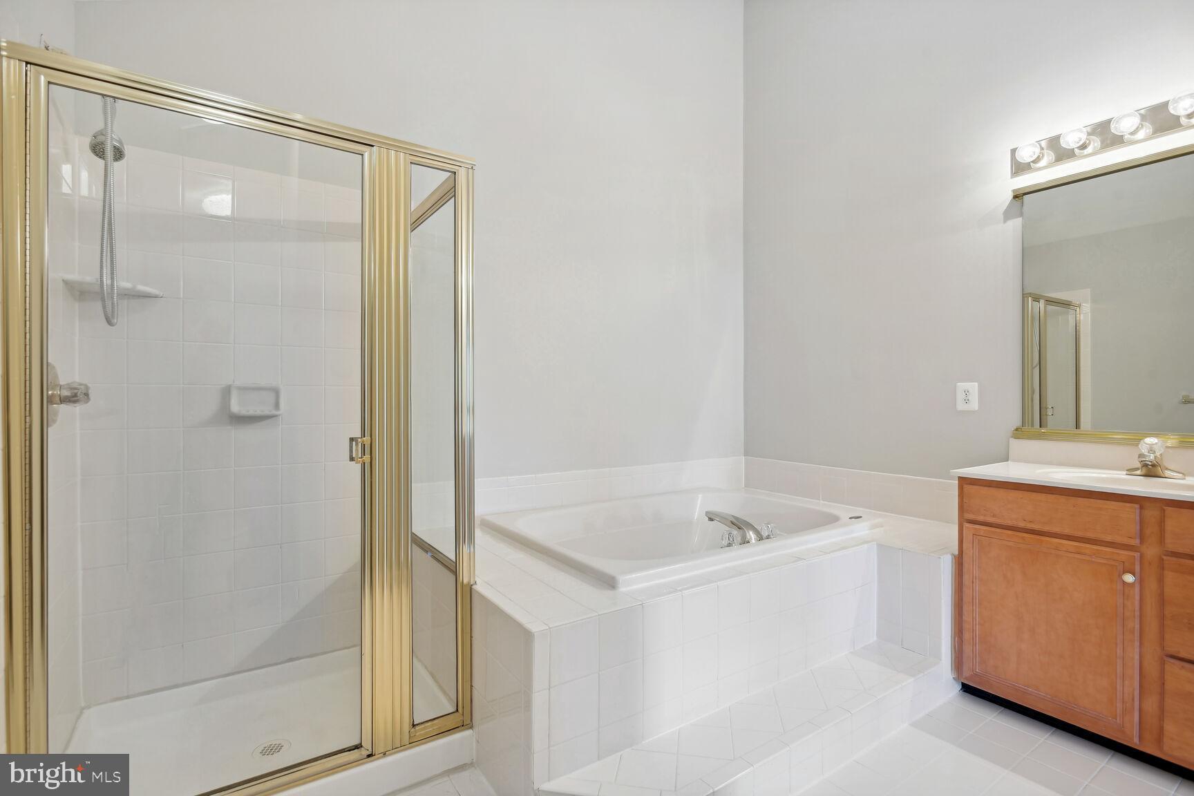 BELMONT COUNTRY CLUB - Residential