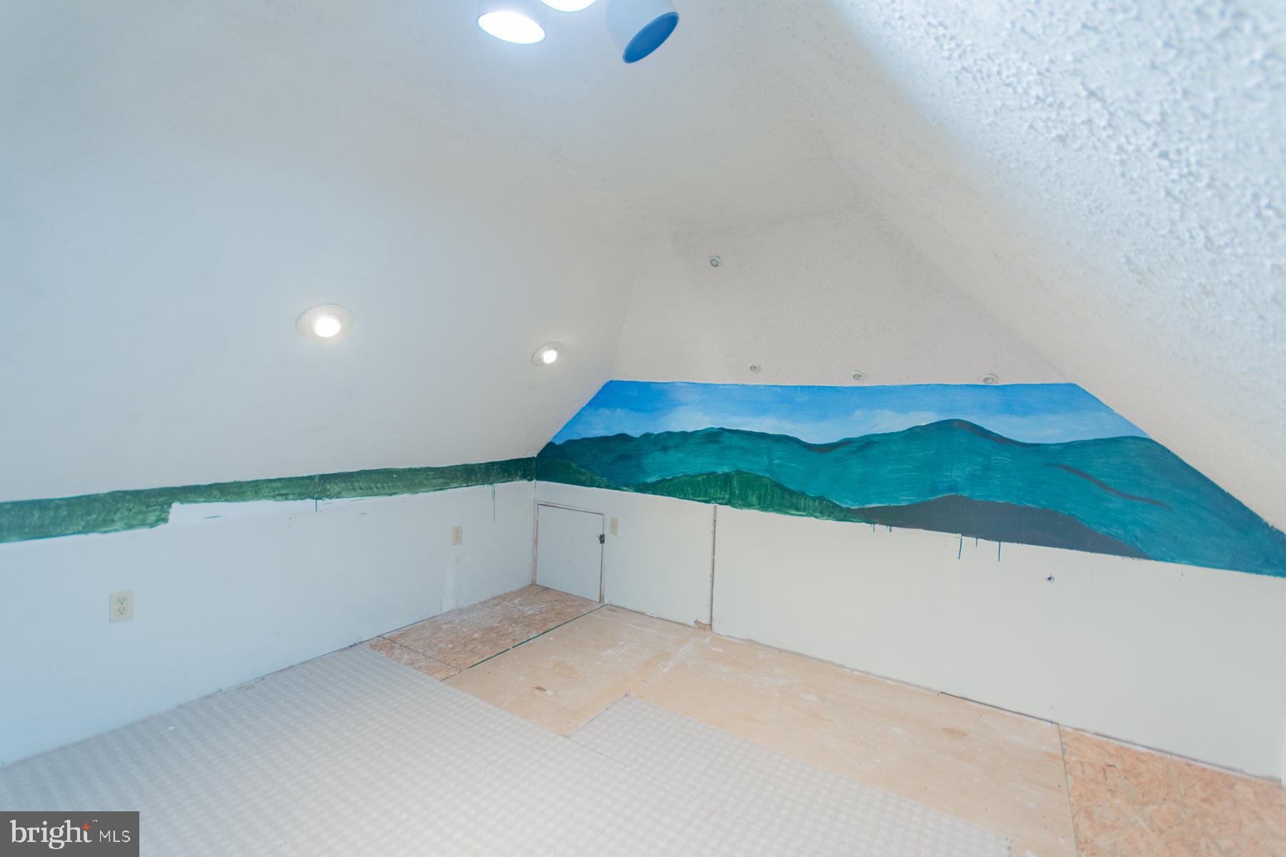 LOCUST HILL - Residential