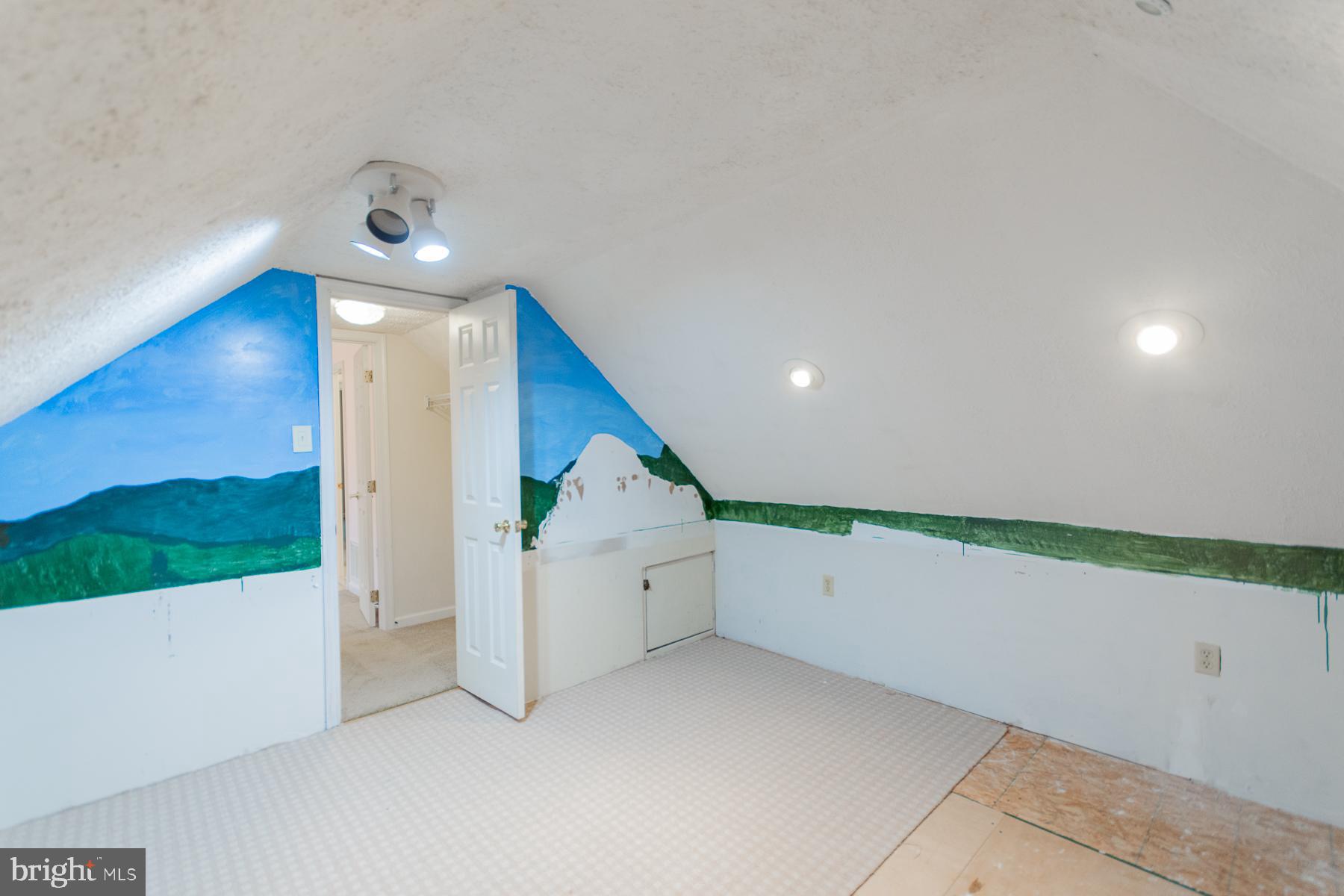 LOCUST HILL - Residential