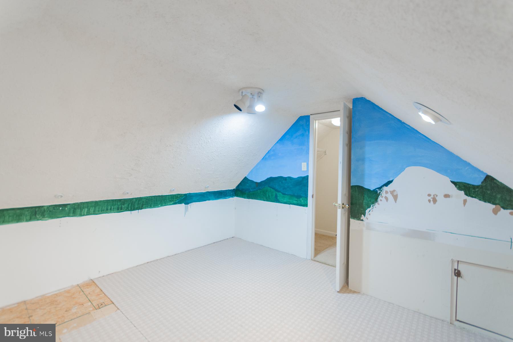 LOCUST HILL - Residential