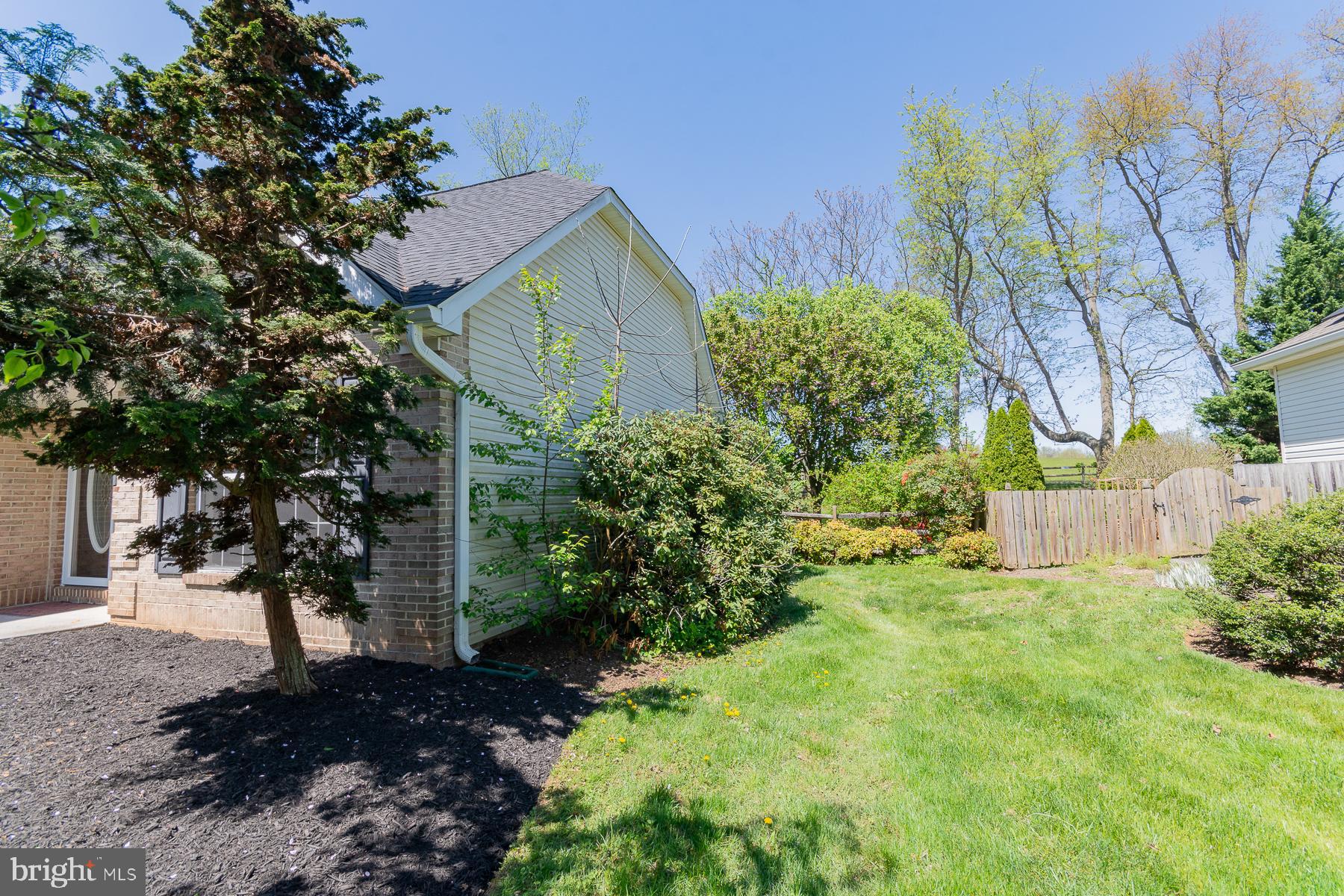 LOCUST HILL - Residential