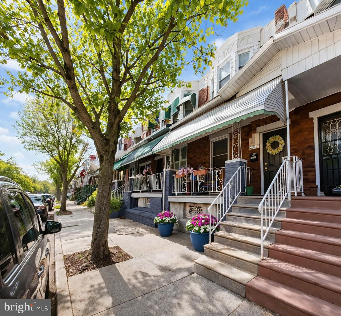 2821 N MARSTON STREET