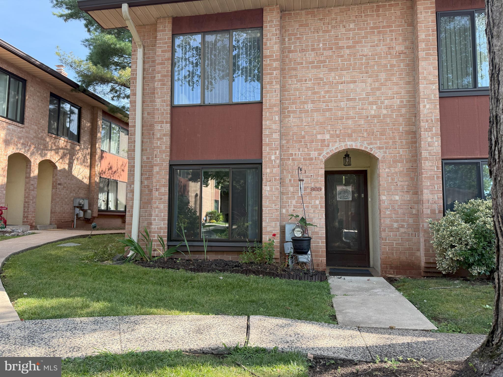 Welcome to this desirable Stonybrook condo in the heart of West Norriton! This beautifully maintained 2-bedroom, 2.5-bath home offers an open-concept kitchen with a center island—perfect for cooking and entertaining. Start your day or wind down in the cozy front sitting room, featuring a picturesque window ideal for enjoying your morning coffee or evening cocktail.
The spacious living and dining area is perfect for gatherings, complete with a charming fireplace to warm up those chilly winter nights. Upstairs, you'll find two bedrooms thoughtfully positioned on opposite sides for added privacy. The second bedroom is generously sized and versatile—ideal as a guest room, home office, or both.
Conveniently located in the upstairs hallway is the washer and dryer, directly across from the full bathroom. At the end of the hall awaits a grand primary suite with an open layout, a comfortable sitting area, and a full en suite bath. Seller needs to find suitable housing.
With comfort, space, and convenience all in one place—what more could you ask for? Schedule your showing today!